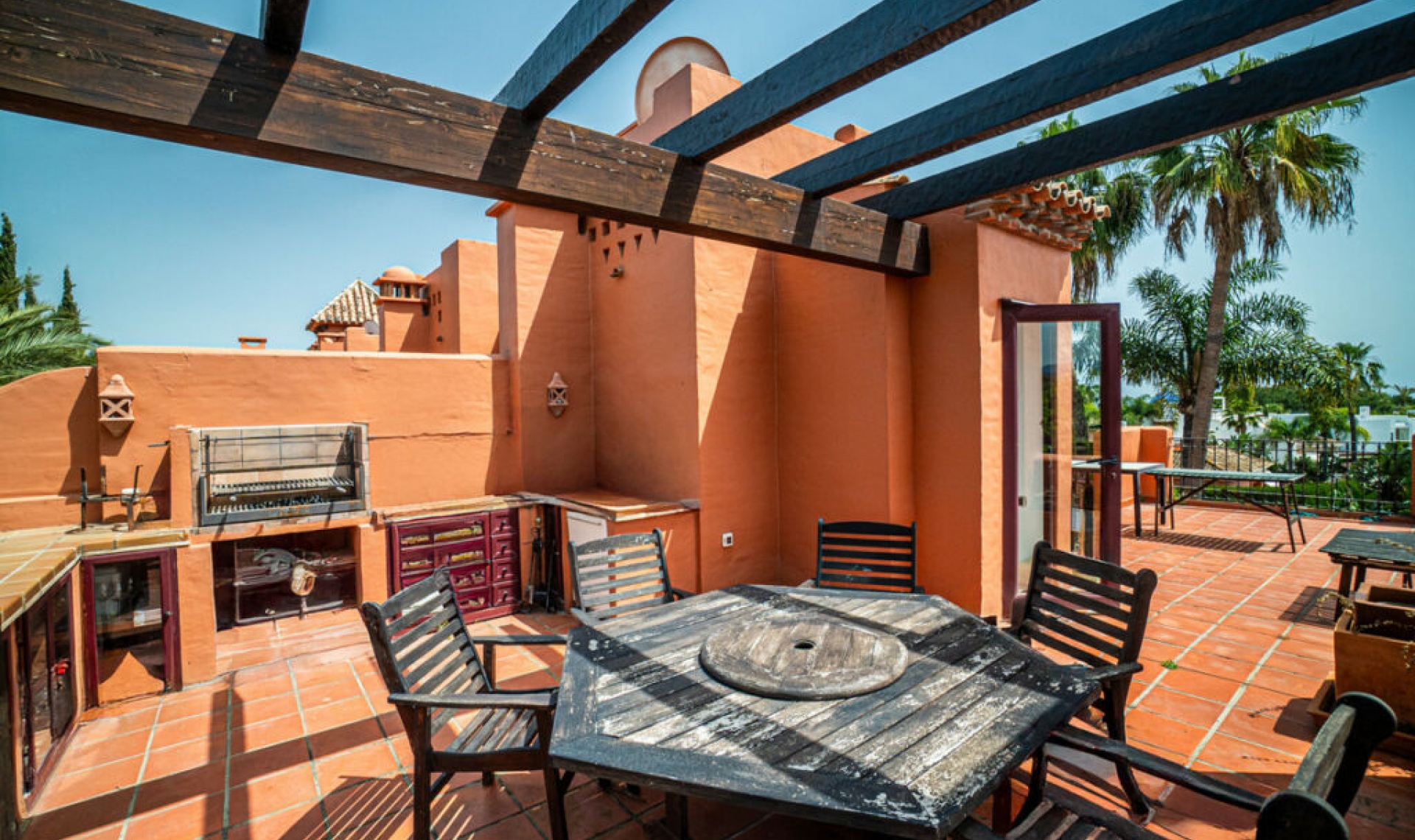 Resale - House -
Marbella