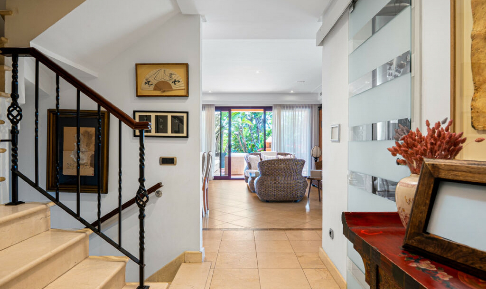 Resale - House -
Marbella