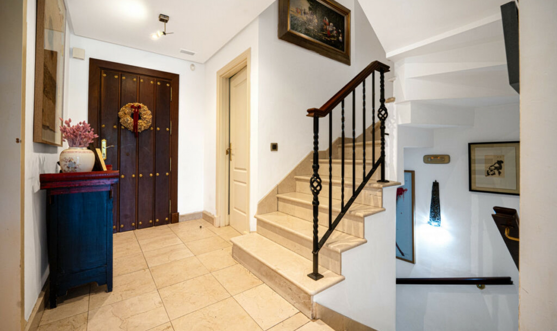 Resale - House -
Marbella