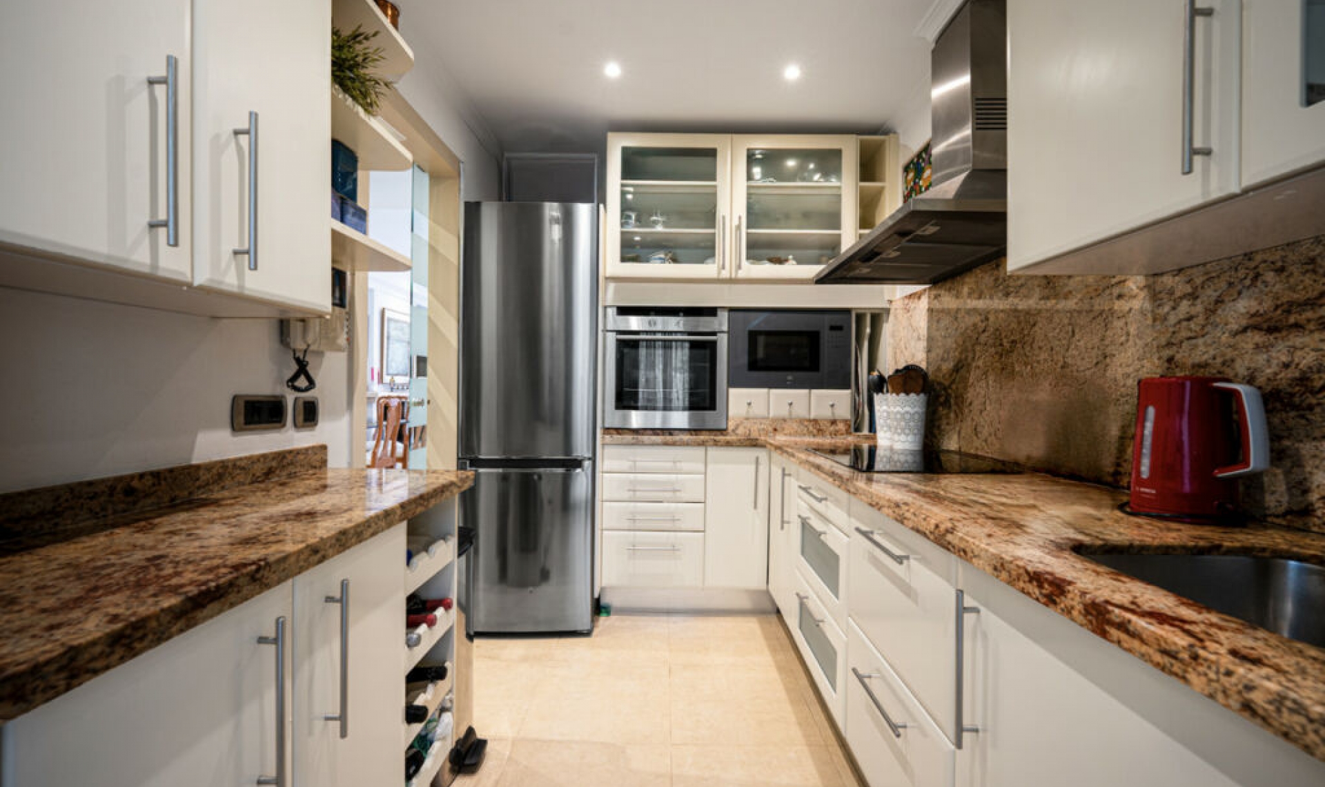 Resale - House -
Marbella