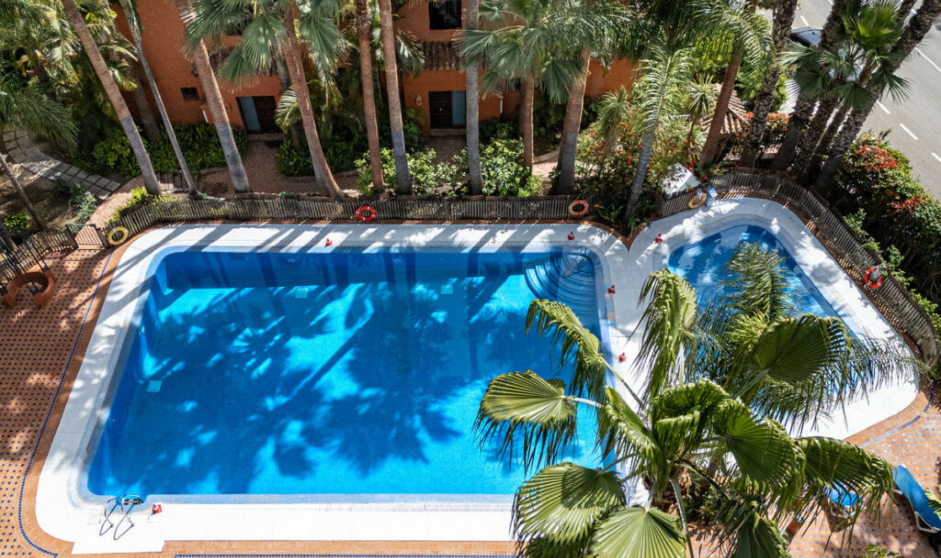 Resale - House -
Marbella