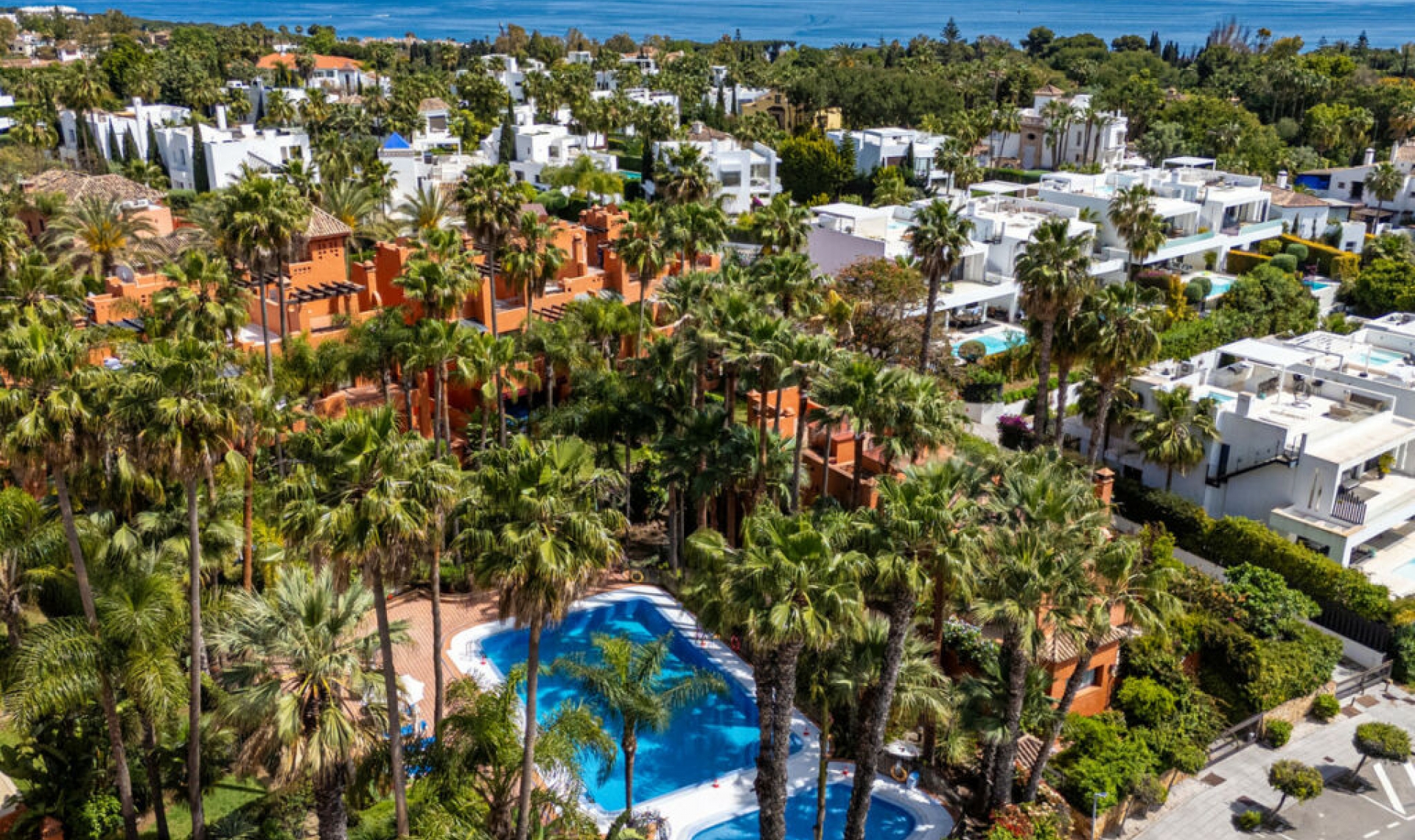 Resale - House -
Marbella