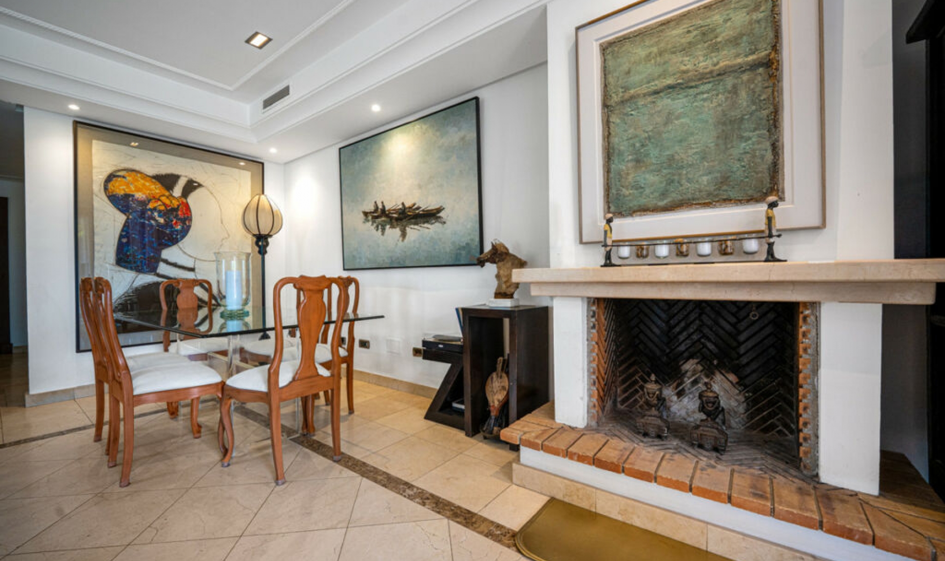 Resale - House -
Marbella