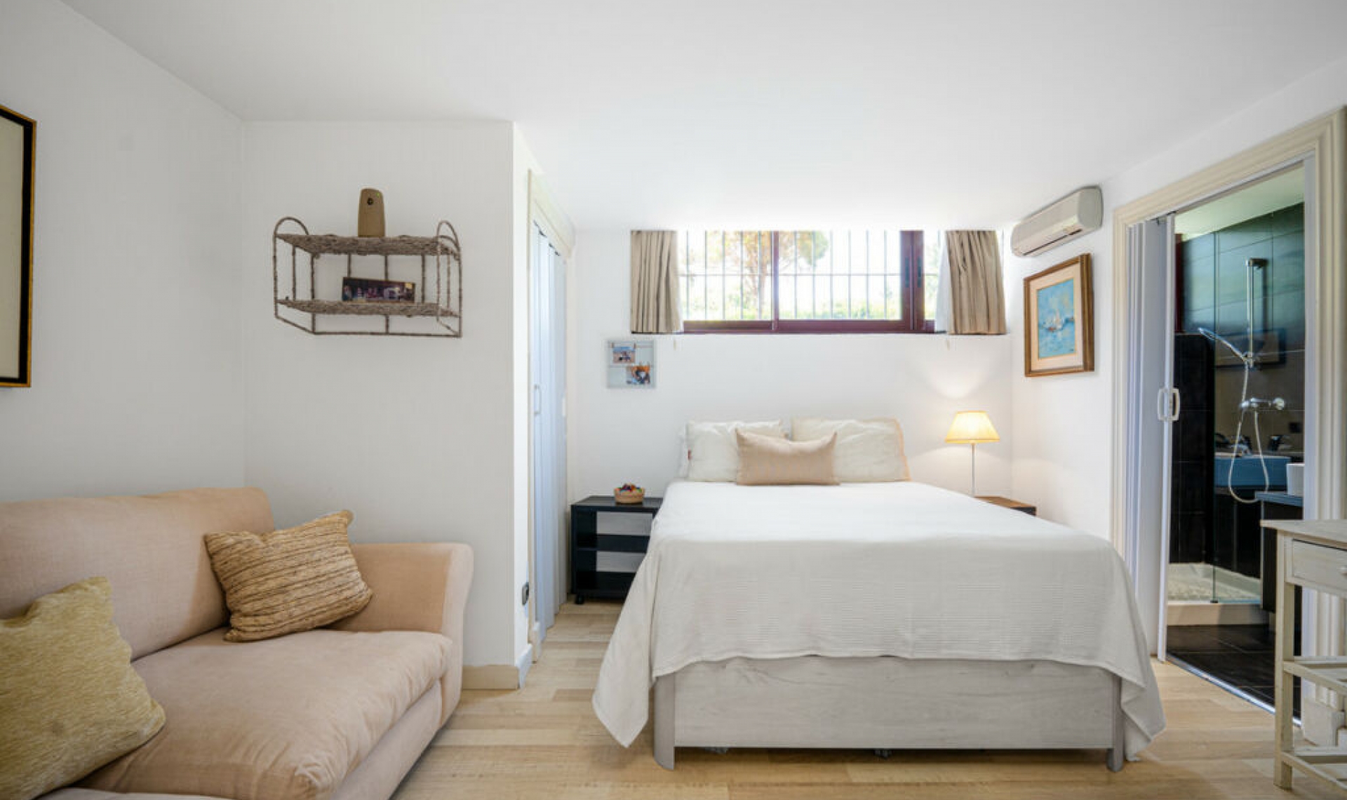 Resale - House -
Marbella