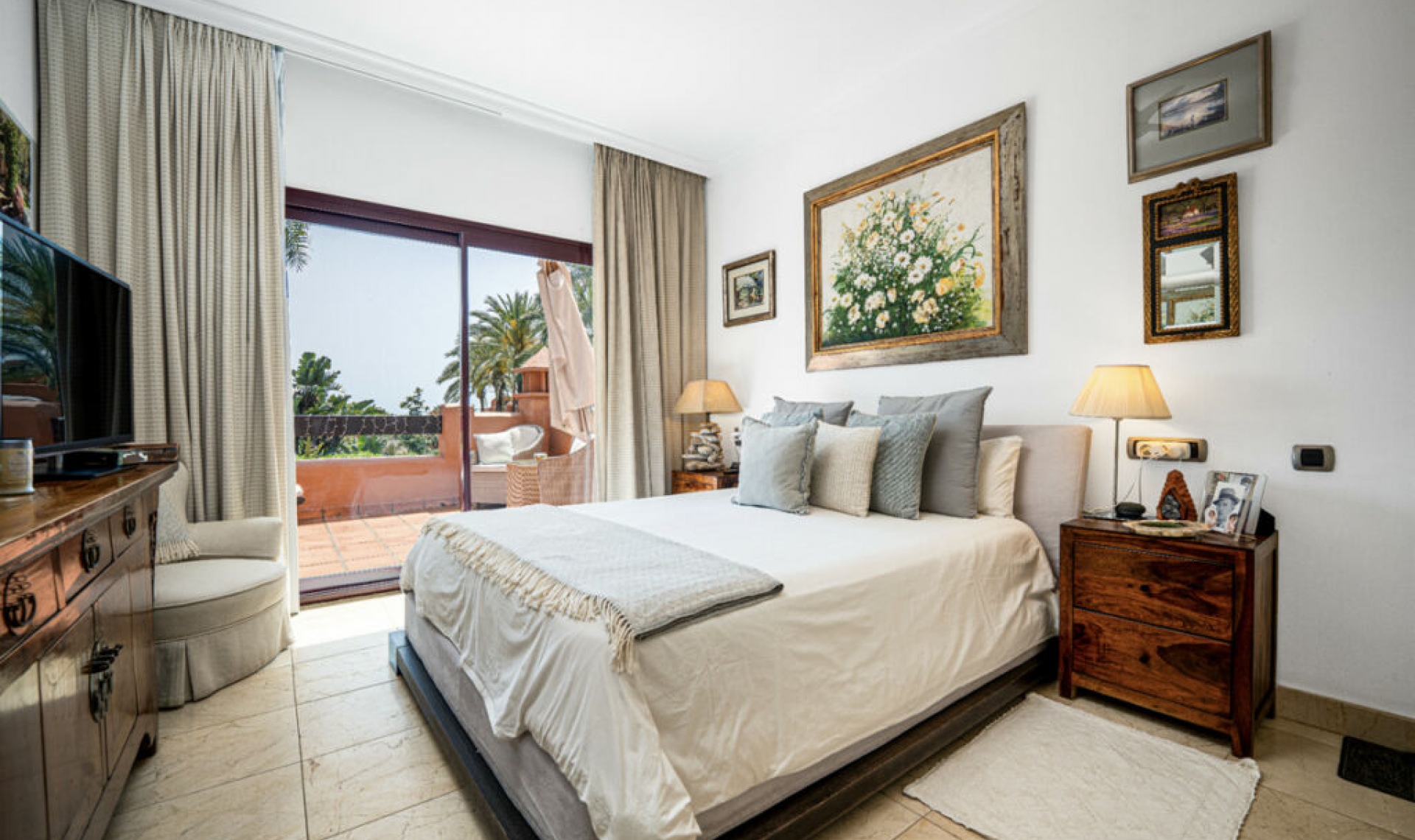 Resale - House -
Marbella