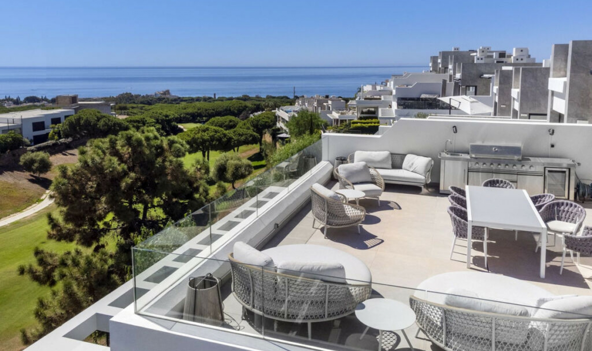 Resale - House -
Marbella