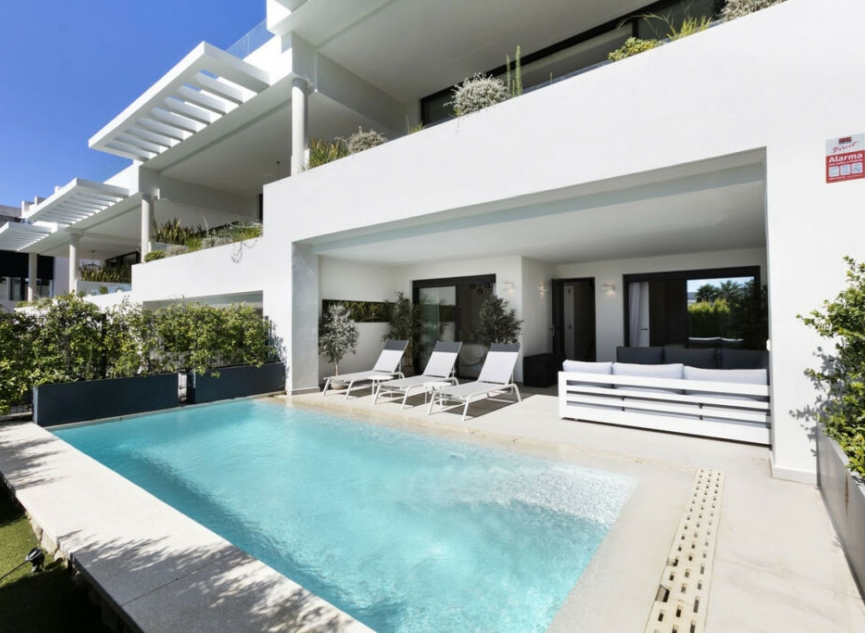 Resale - House -
Marbella