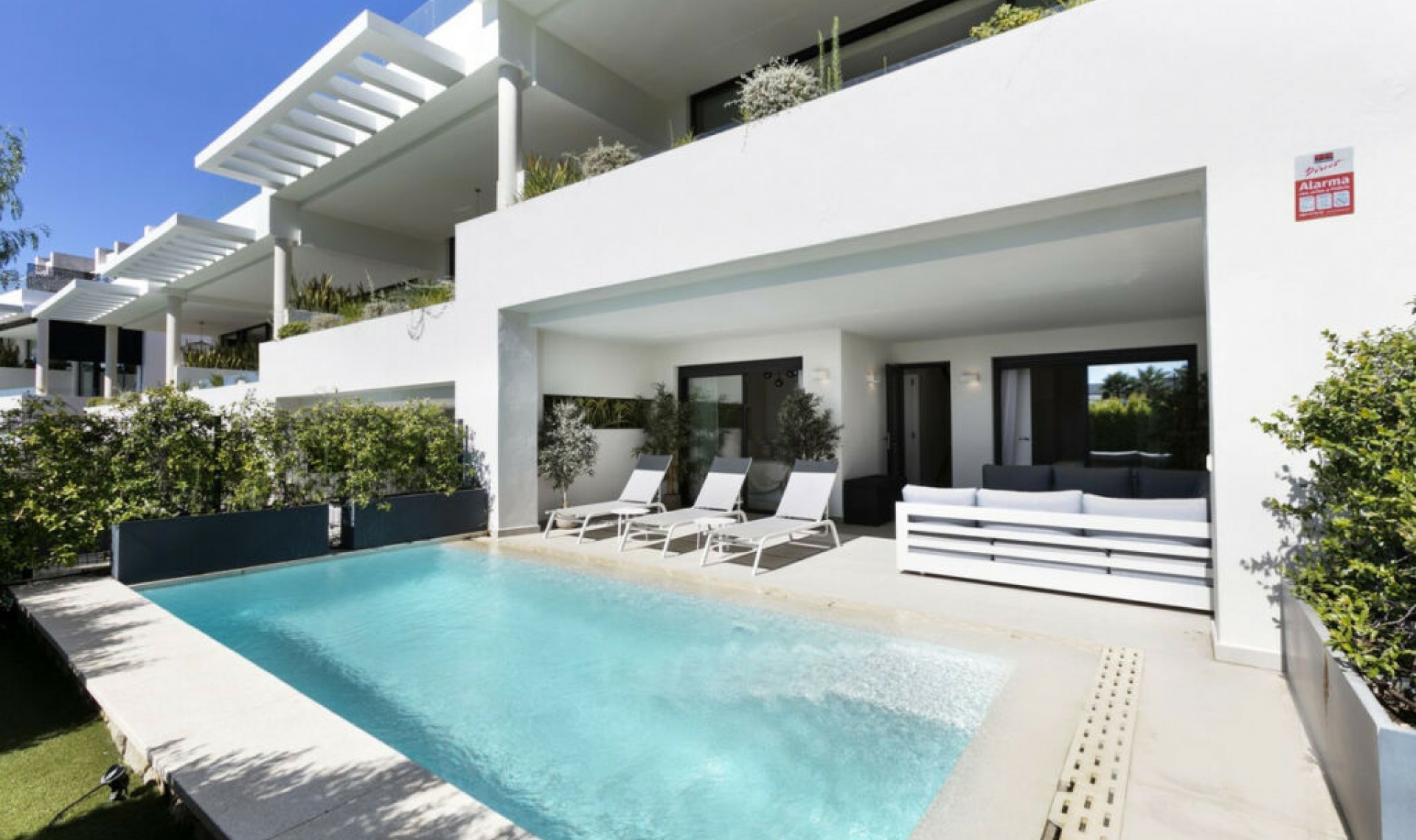 Resale - House -
Marbella