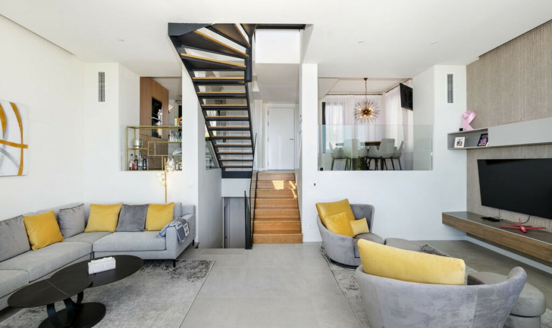 Resale - House -
Marbella