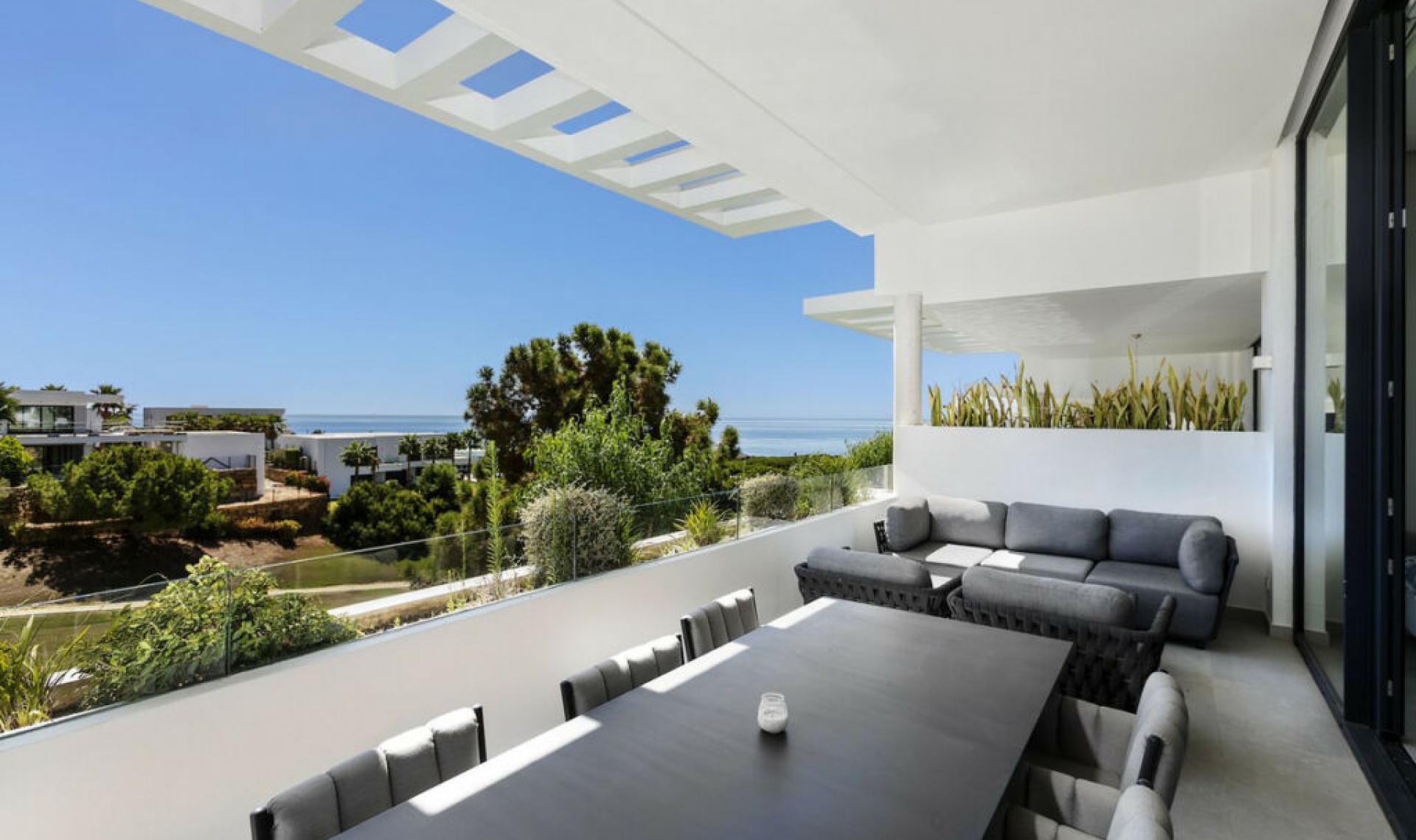 Resale - House -
Marbella