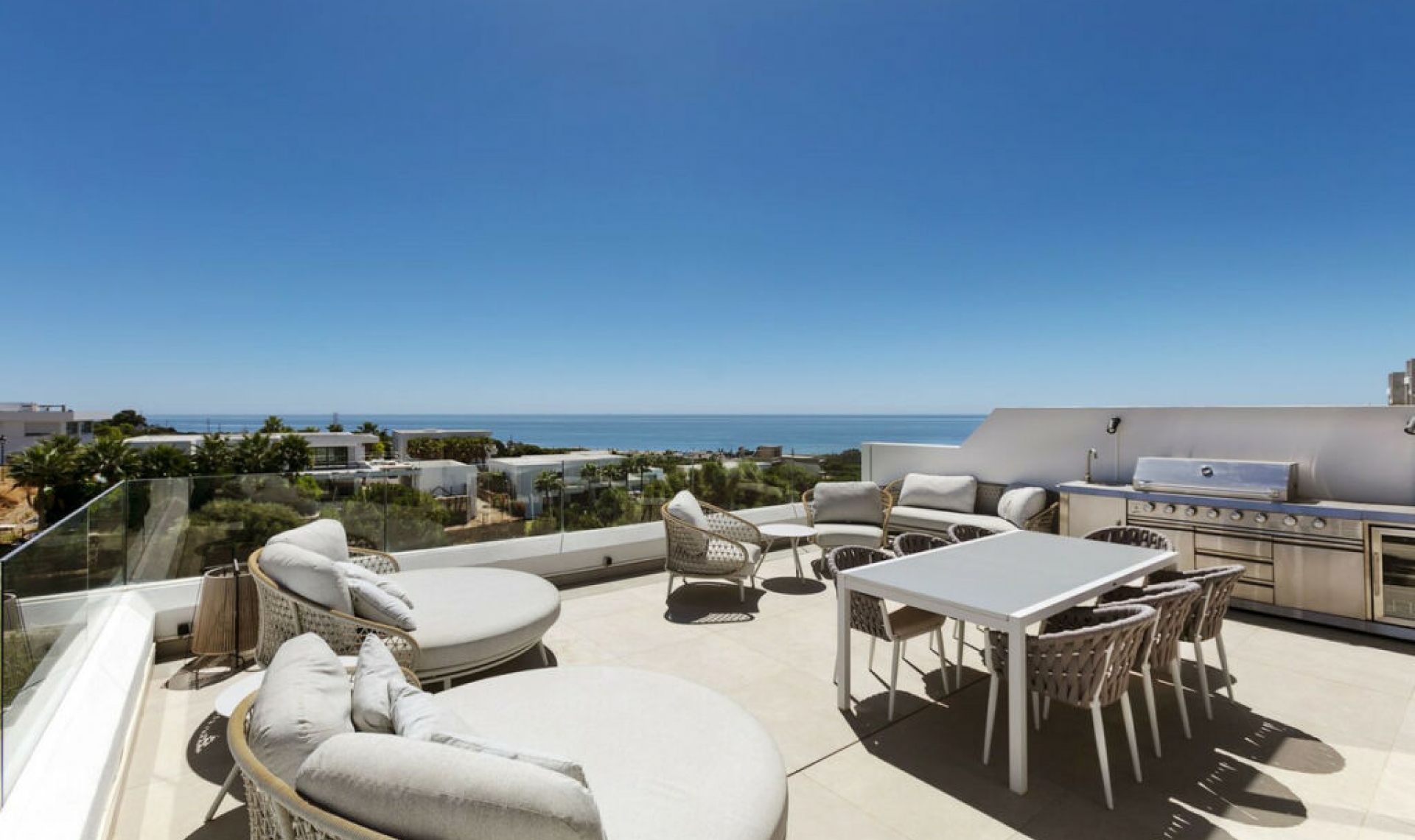 Resale - House -
Marbella