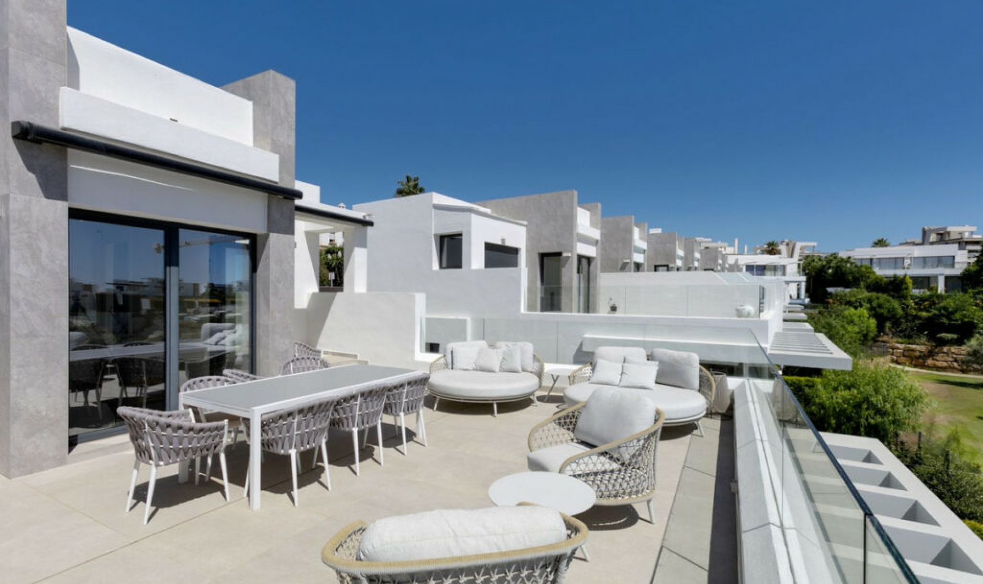 Resale - House -
Marbella