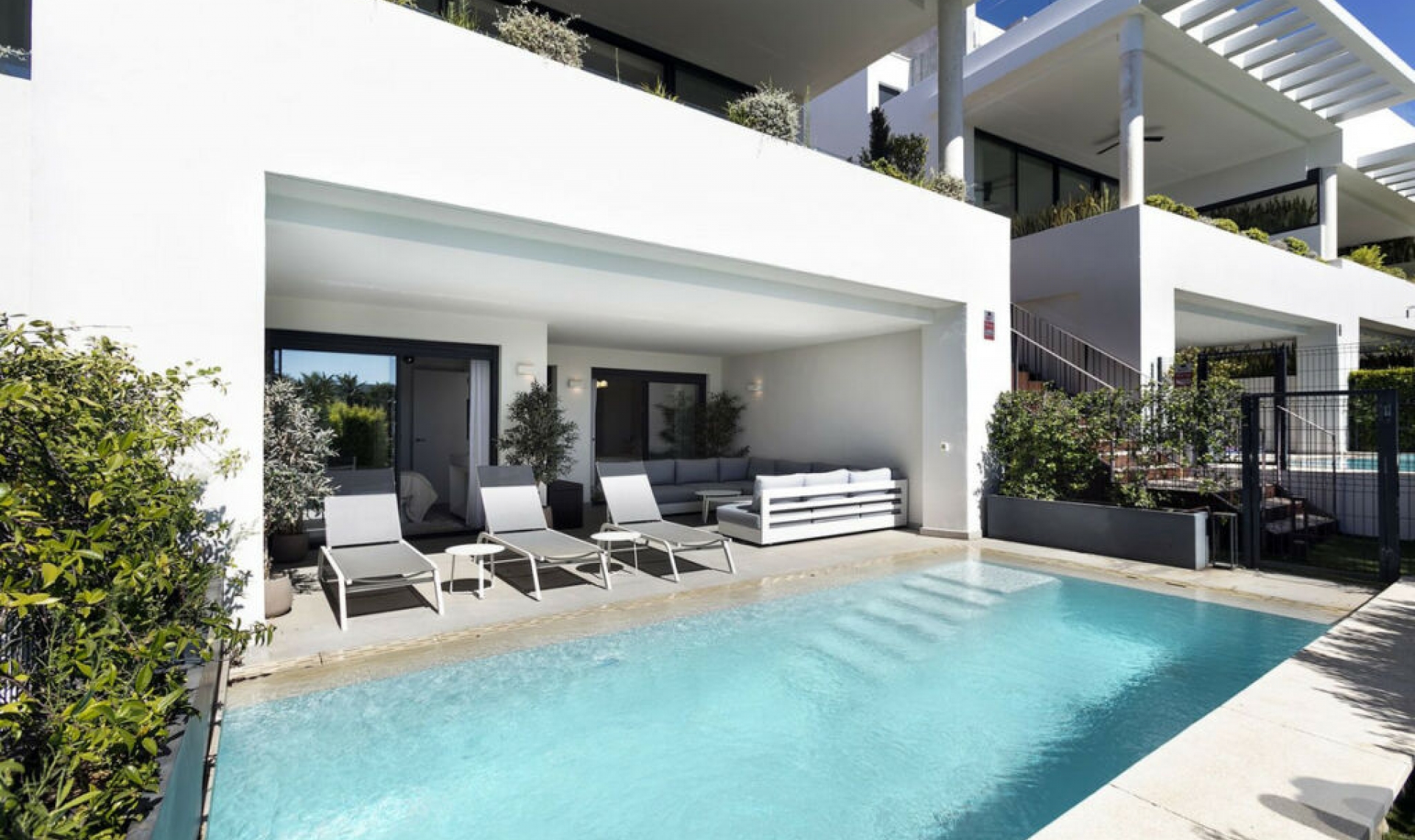 Resale - House -
Marbella