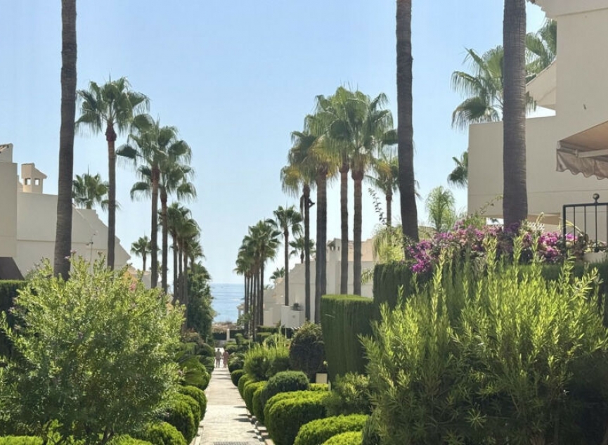 Resale - House -
Marbella