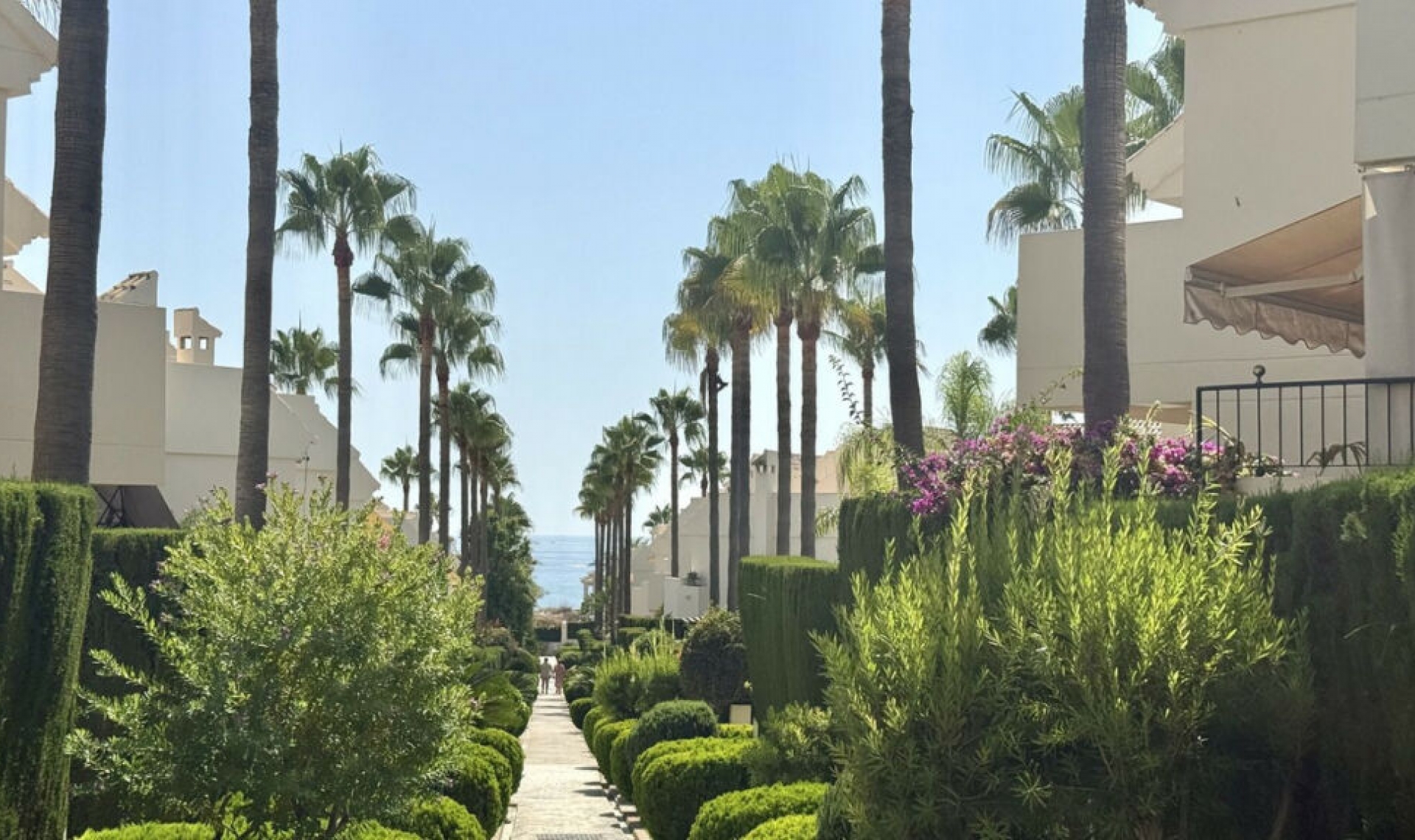 Resale - House -
Marbella