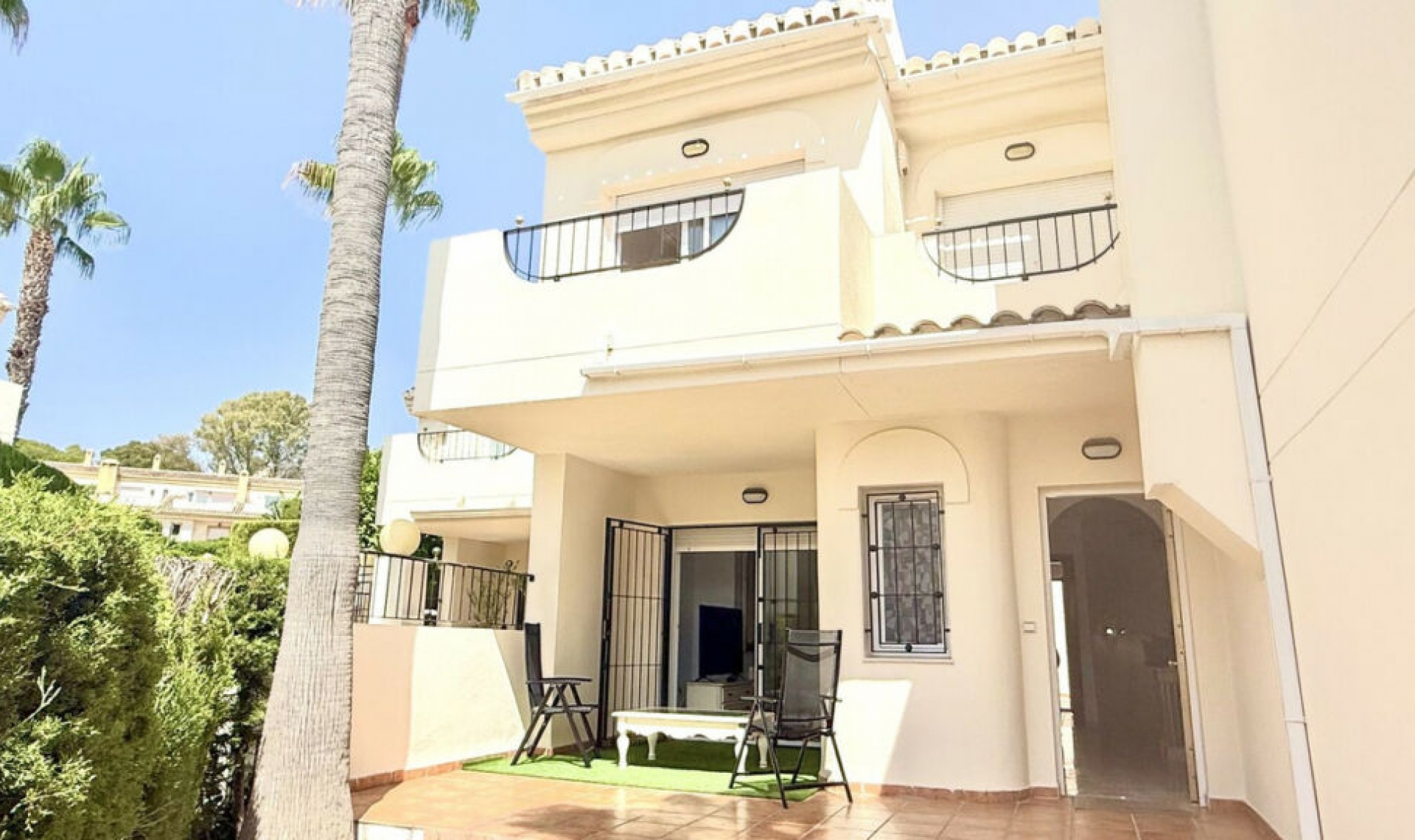 Resale - House -
Marbella