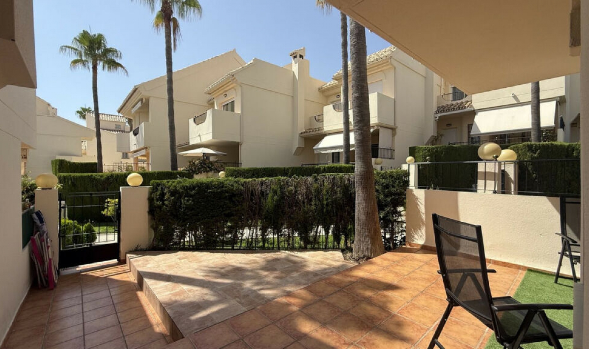 Resale - House -
Marbella