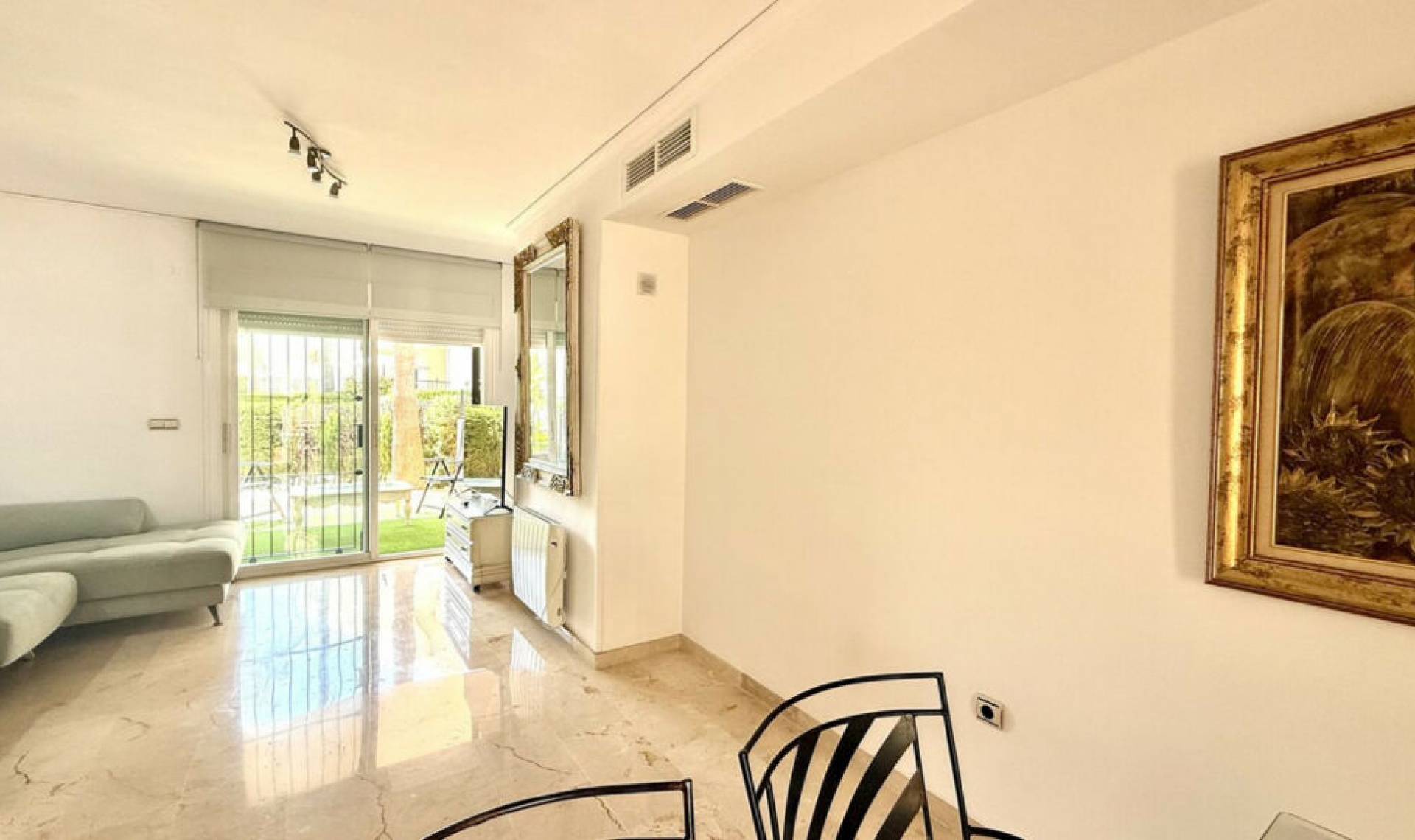 Resale - House -
Marbella