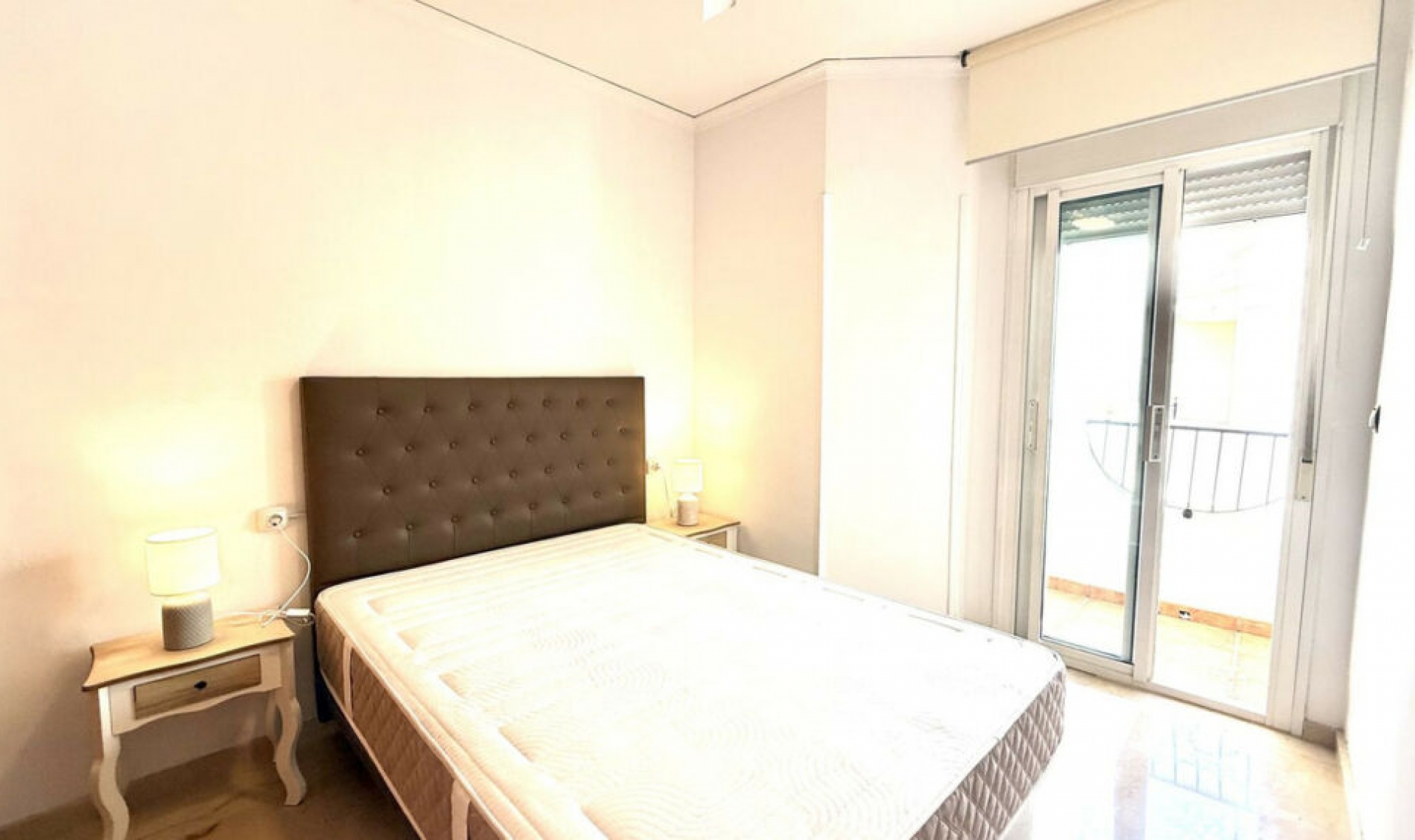 Resale - House -
Marbella