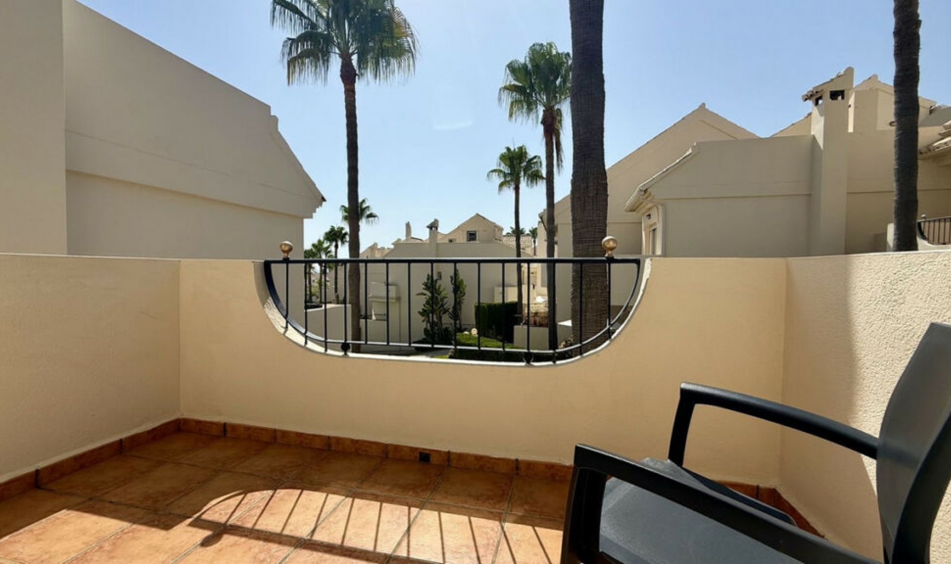 Resale - House -
Marbella