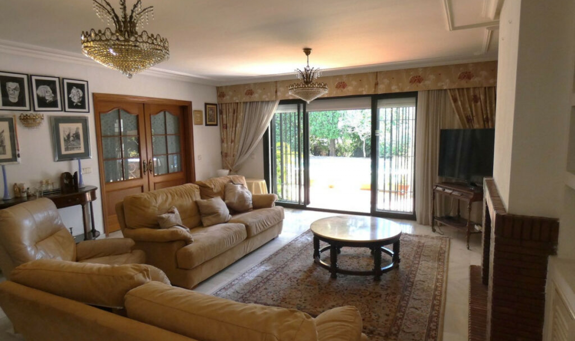Resale - House -
Marbella
