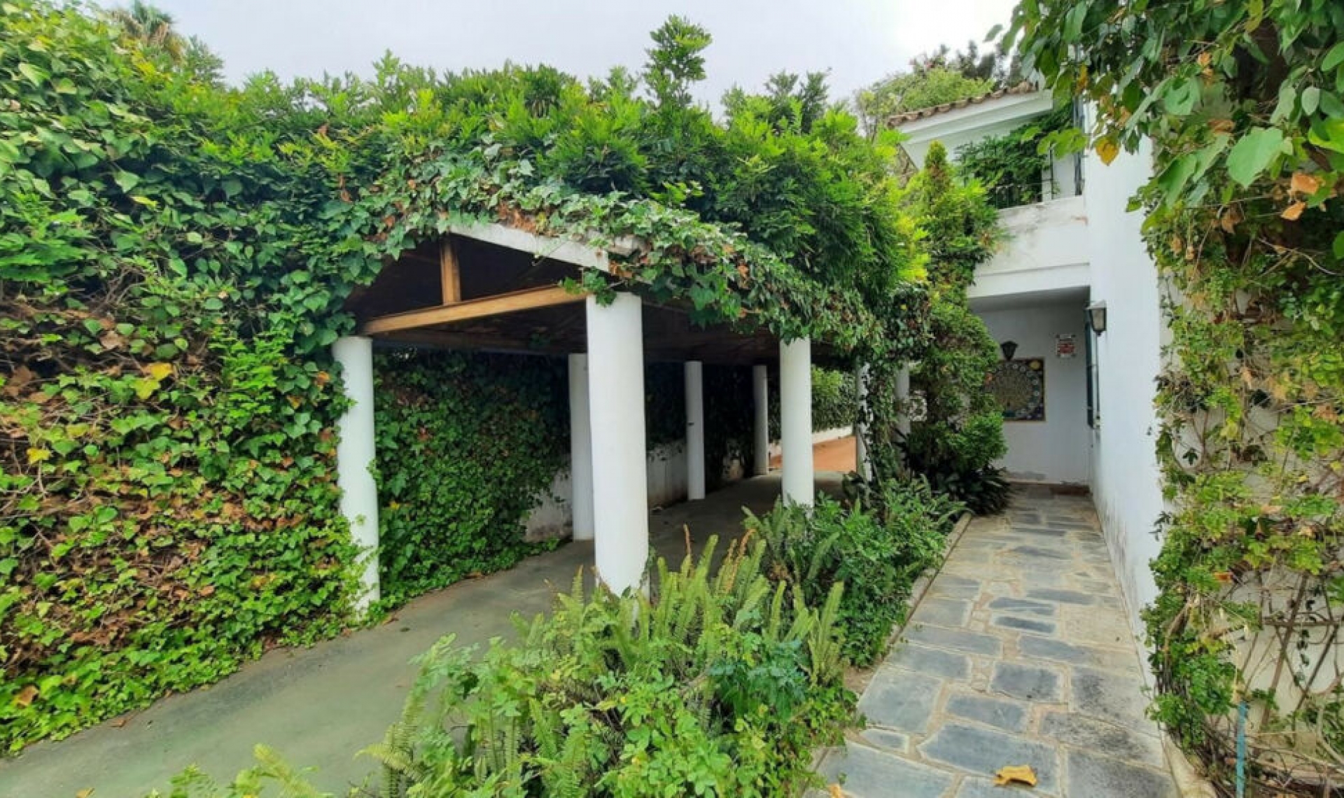 Resale - House -
Marbella