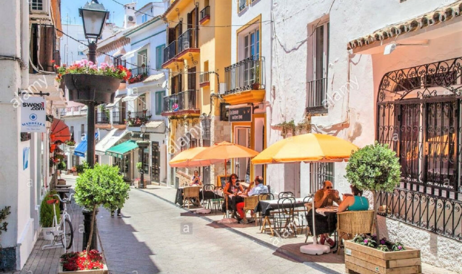 Resale - House -
Marbella