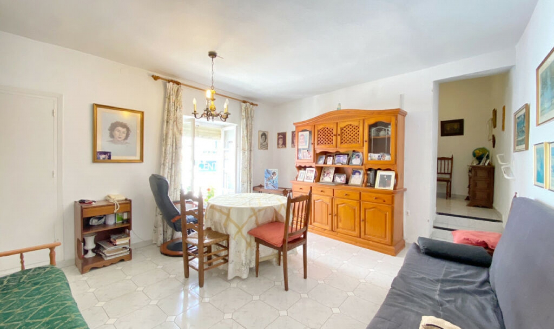 Resale - House -
Marbella