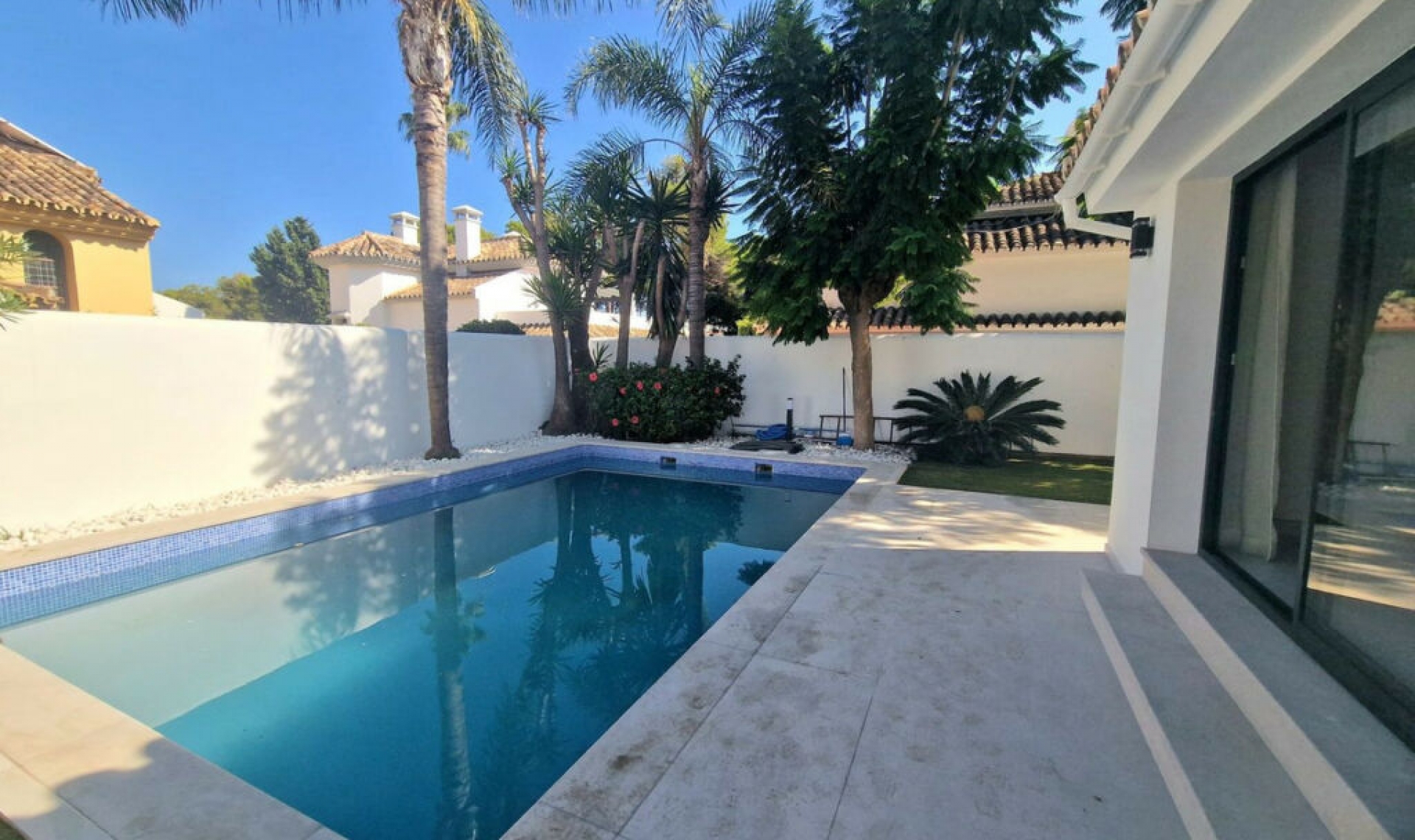 Resale - House -
Marbella