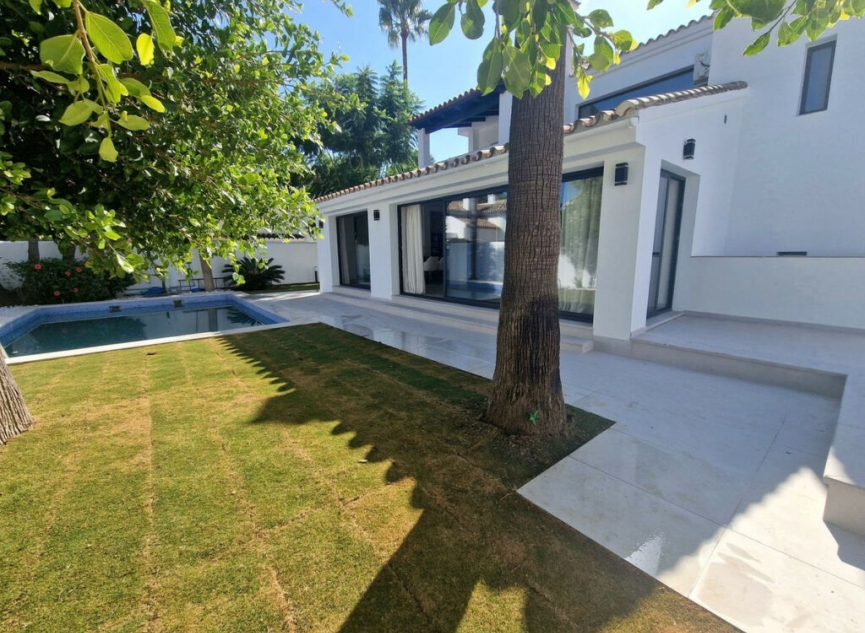 Resale - House -
Marbella