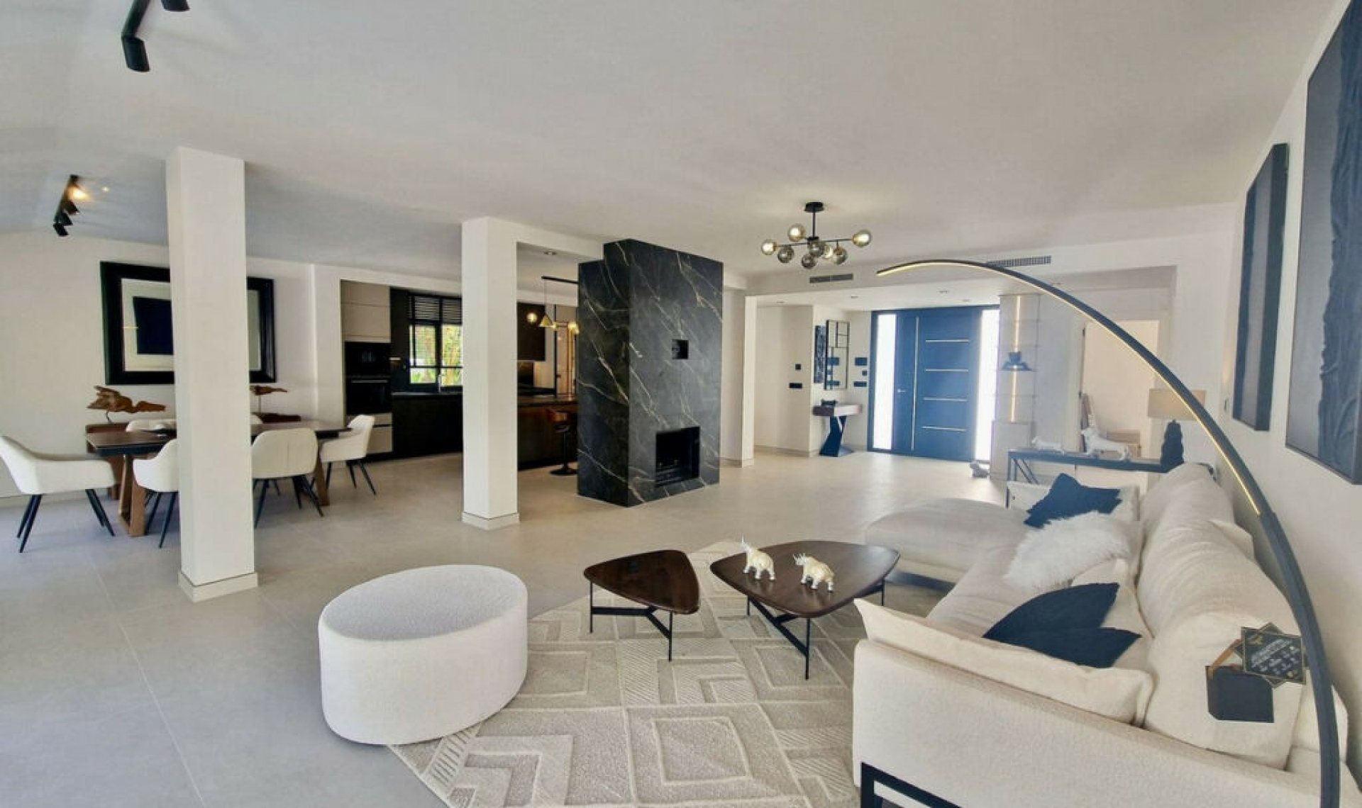 Resale - House -
Marbella