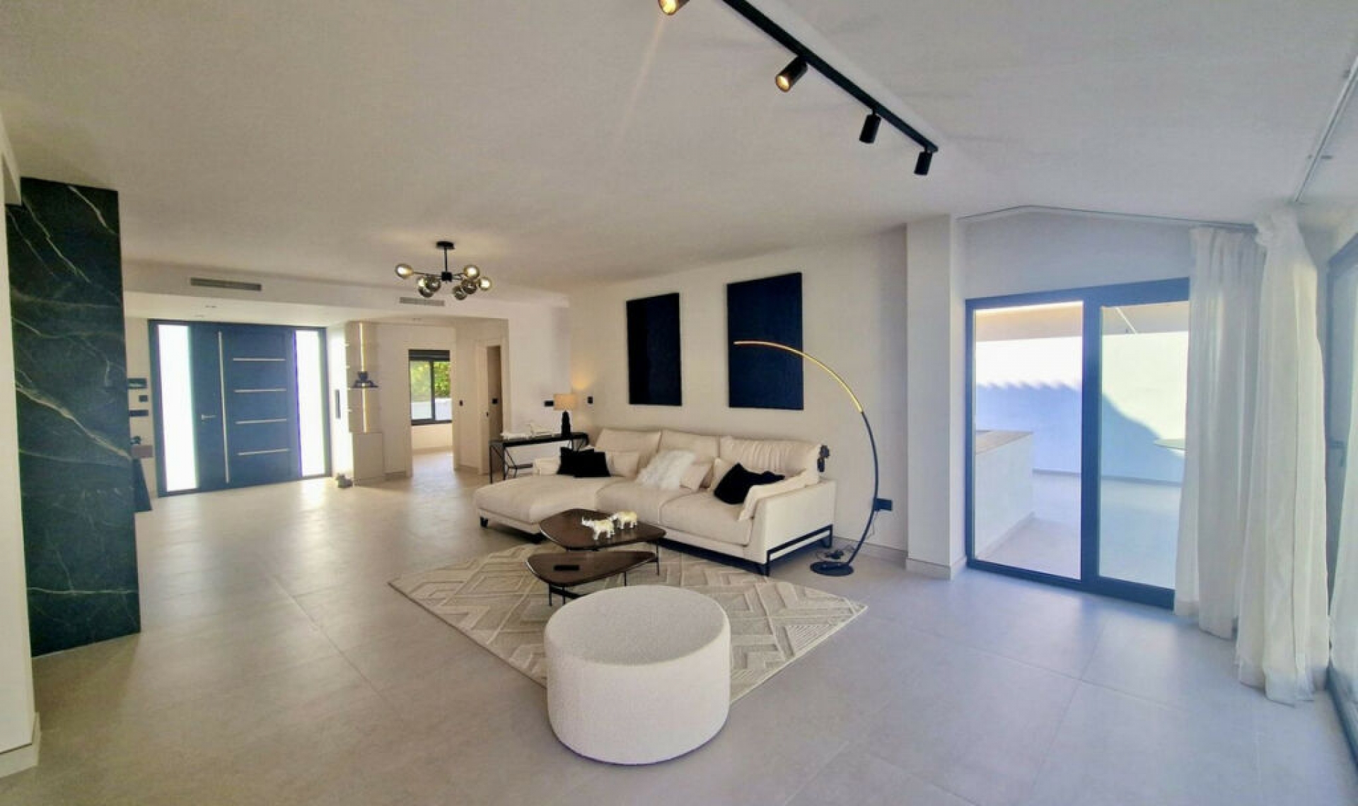 Resale - House -
Marbella