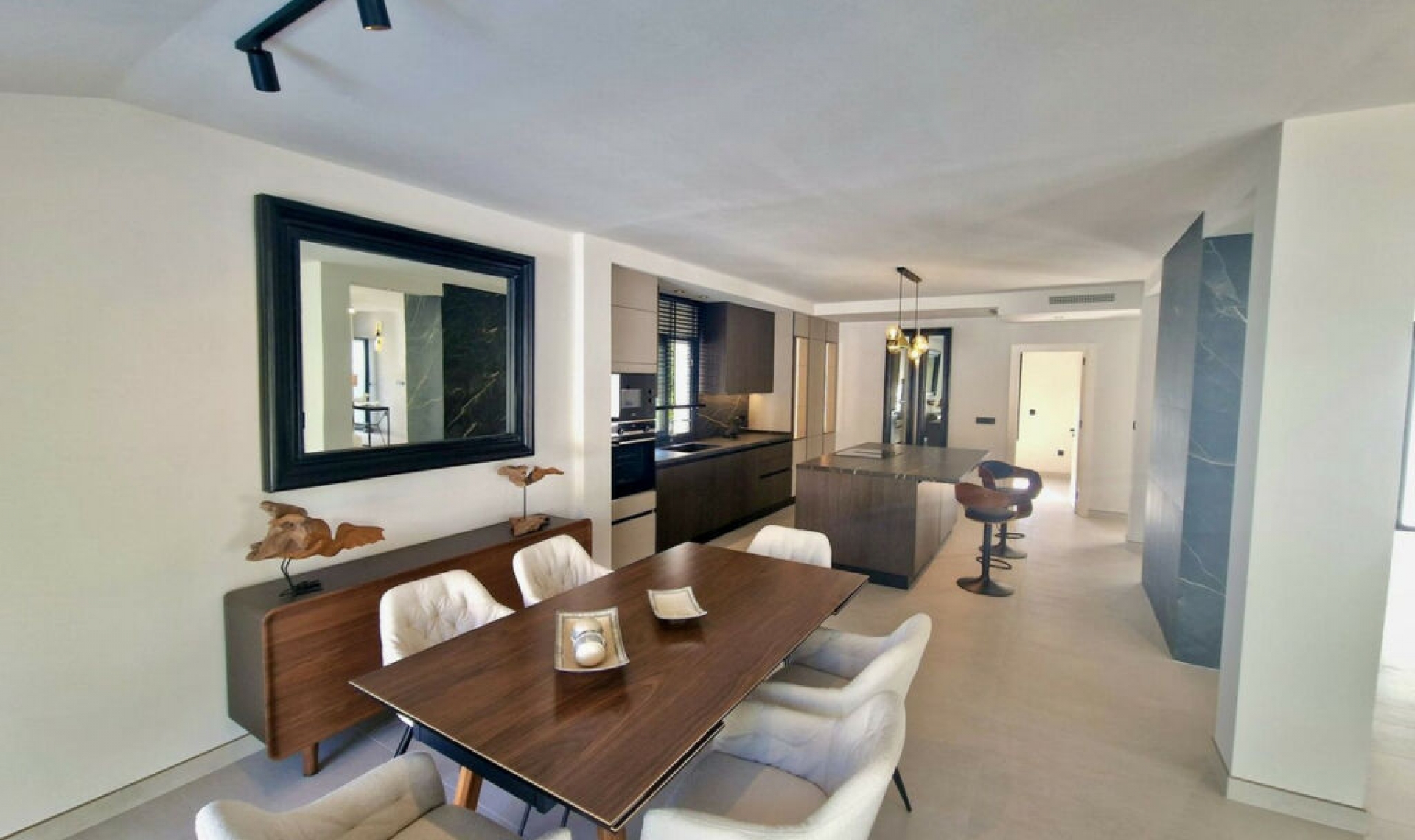 Resale - House -
Marbella