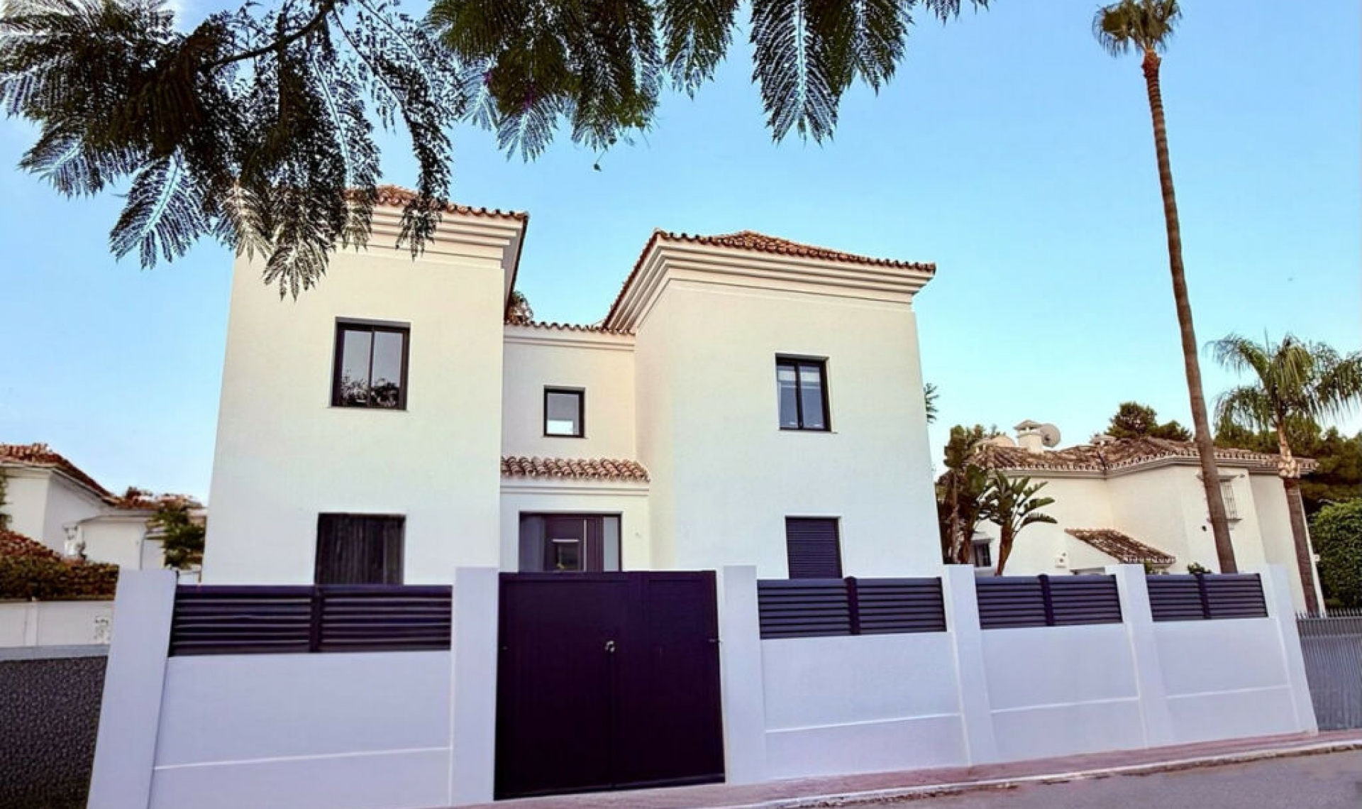 Resale - House -
Marbella