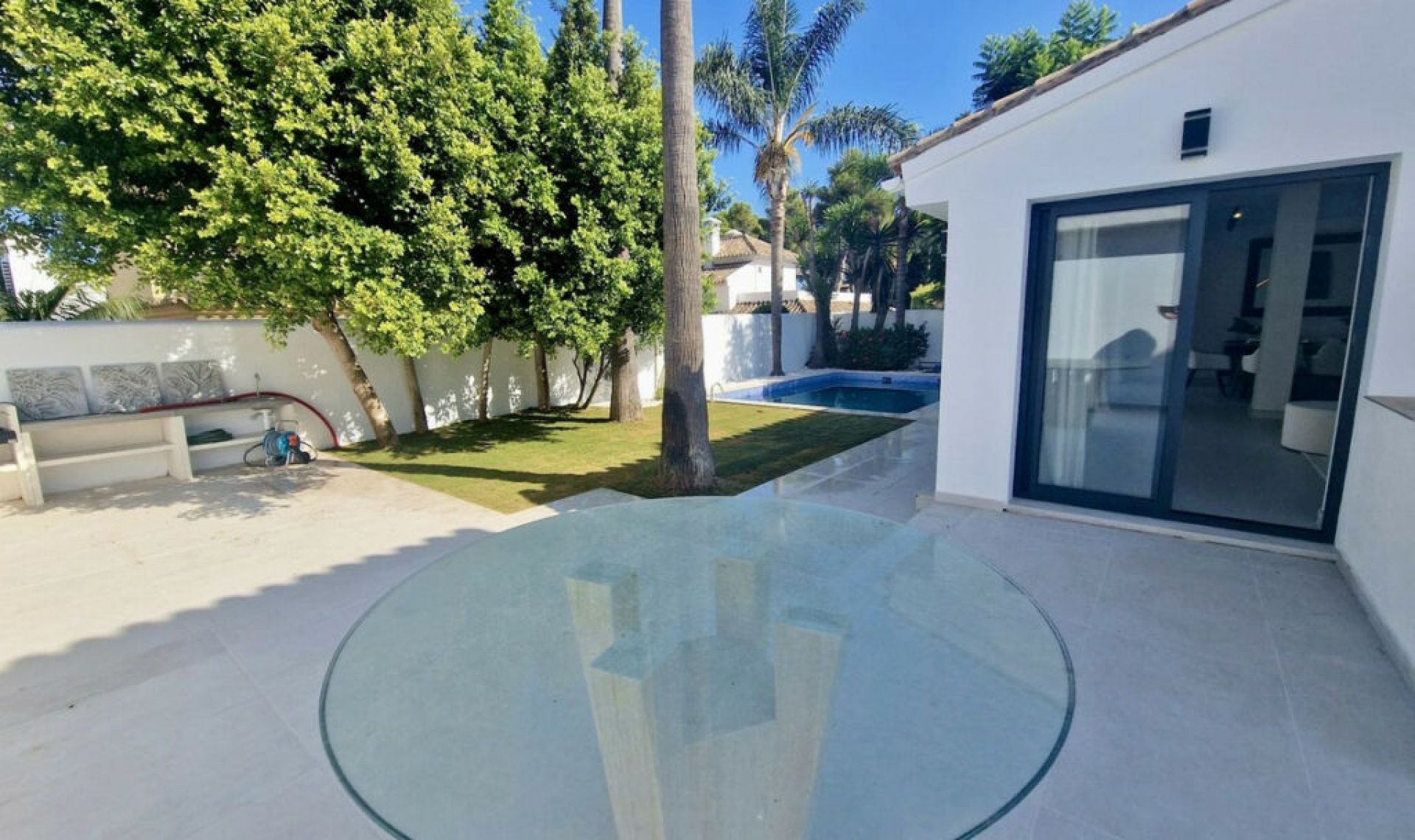 Resale - House -
Marbella