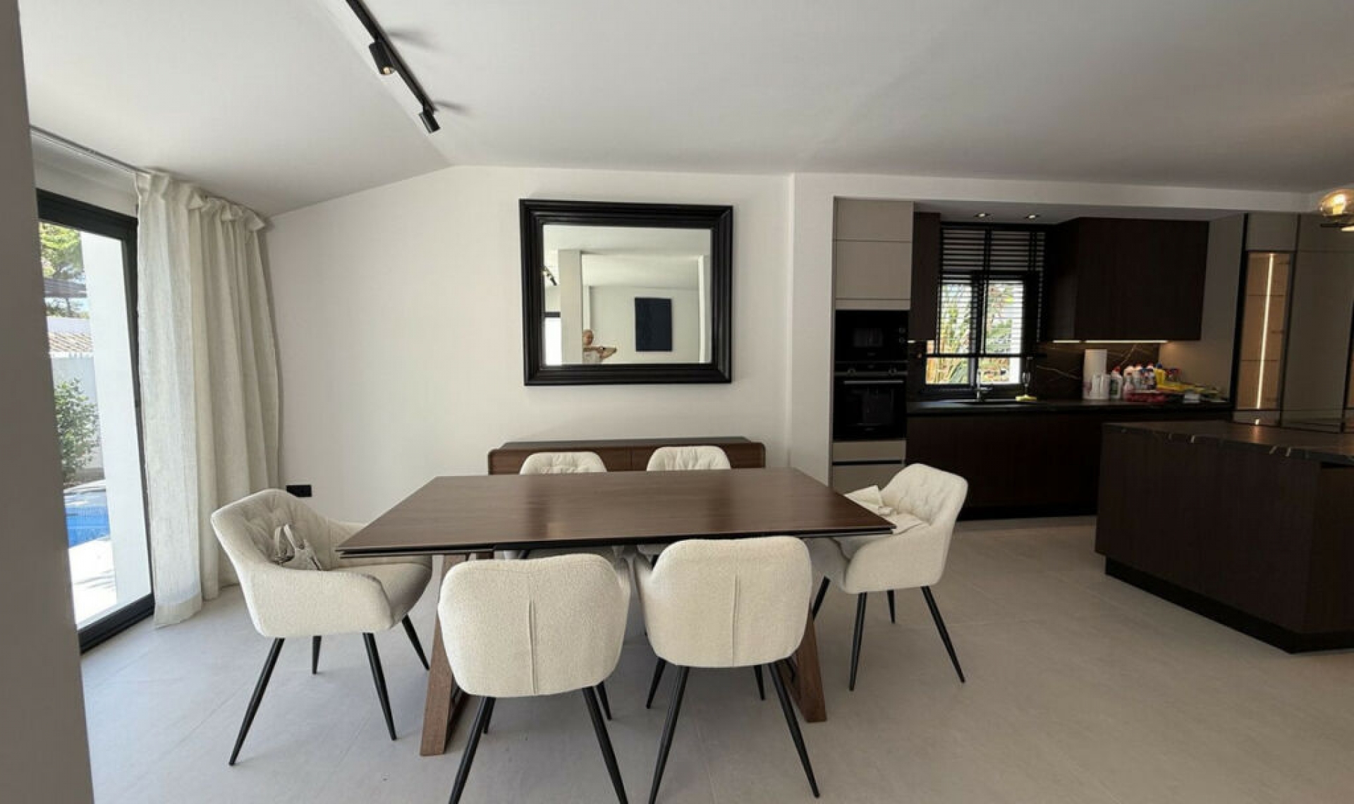 Resale - House -
Marbella