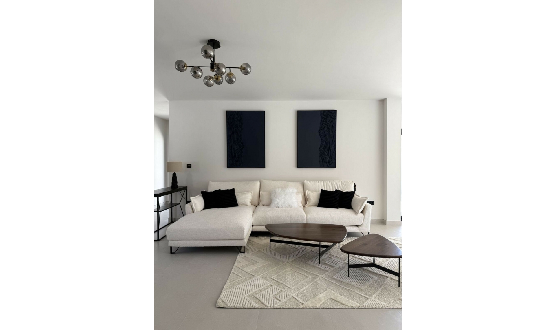 Resale - House -
Marbella