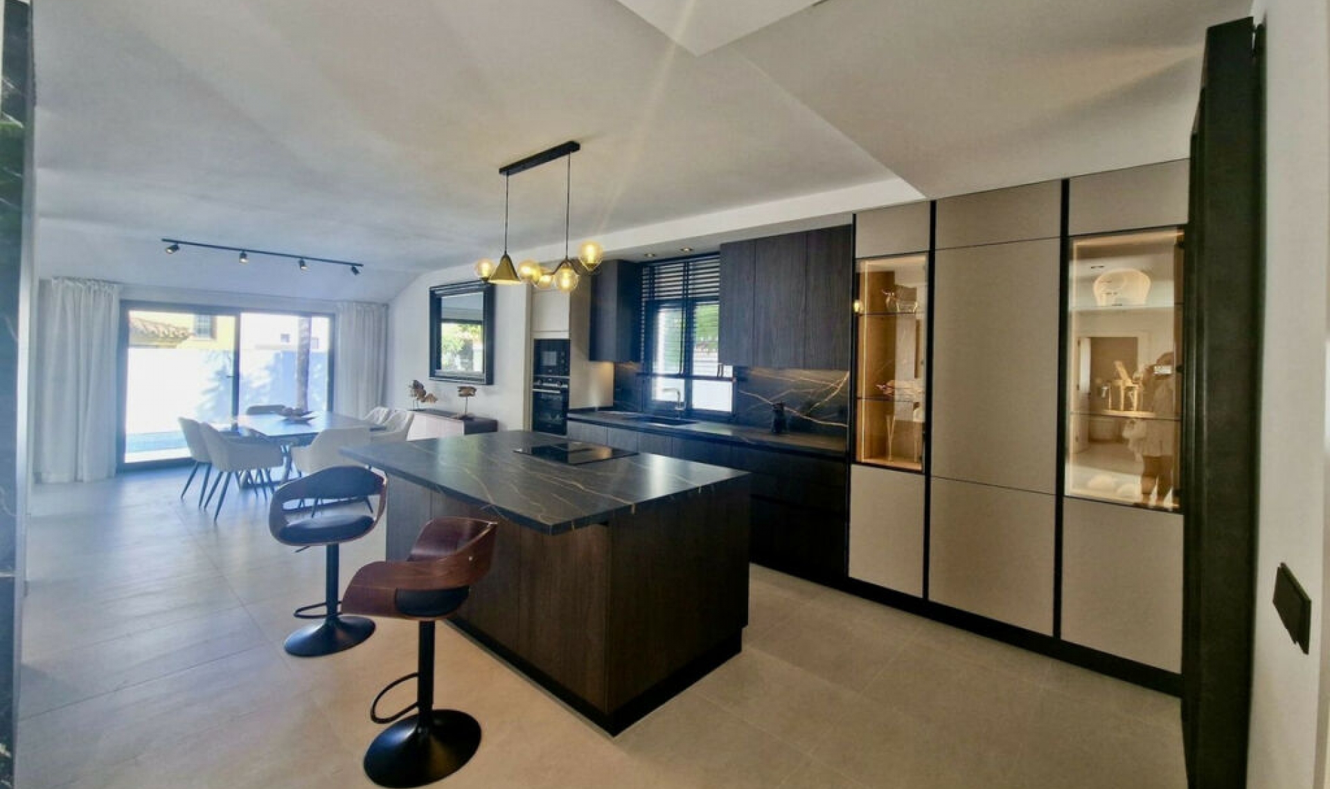 Resale - House -
Marbella