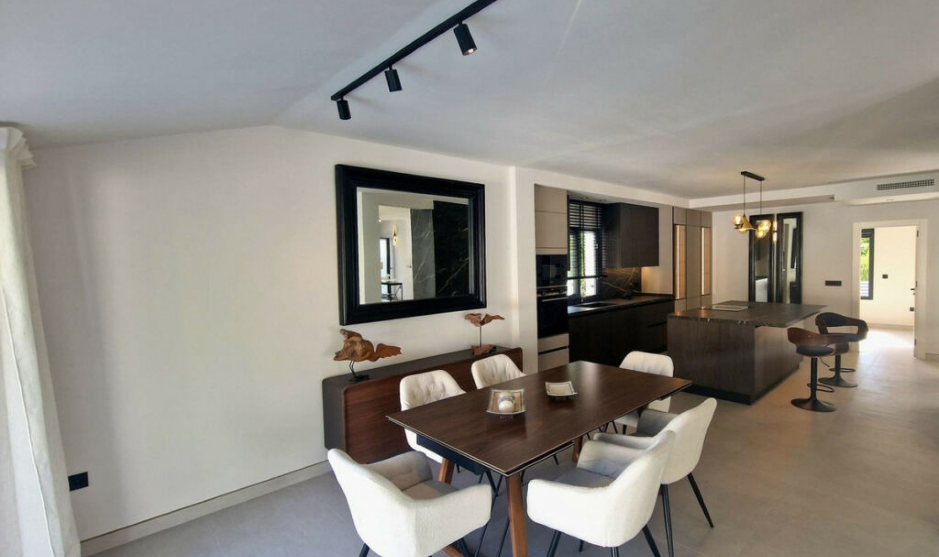 Resale - House -
Marbella