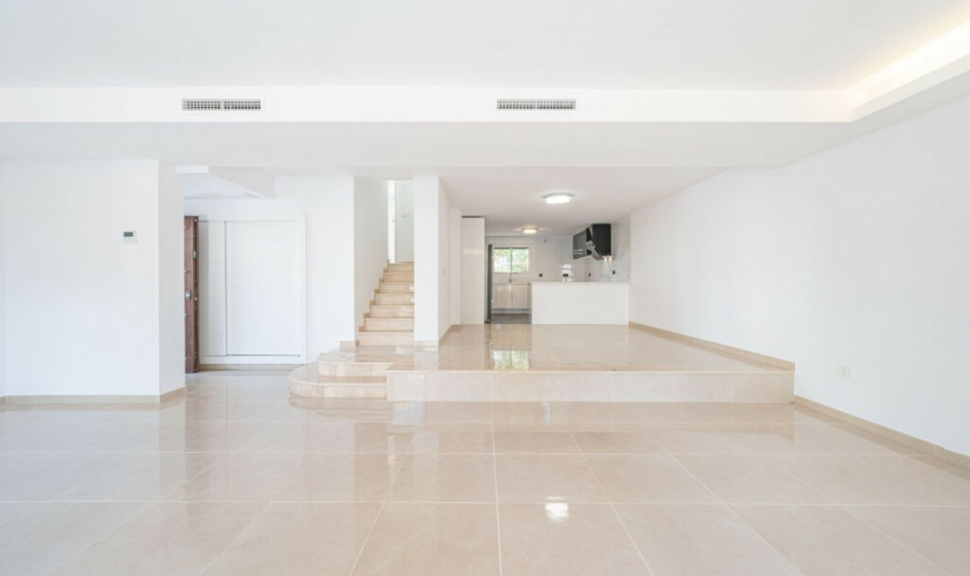 Resale - House -
Marbella