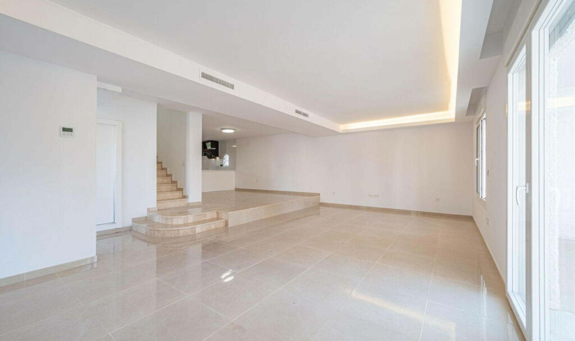 Resale - House -
Marbella