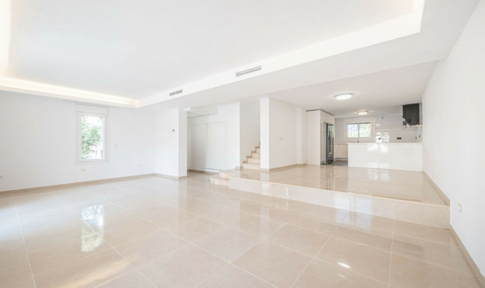 Resale - House -
Marbella