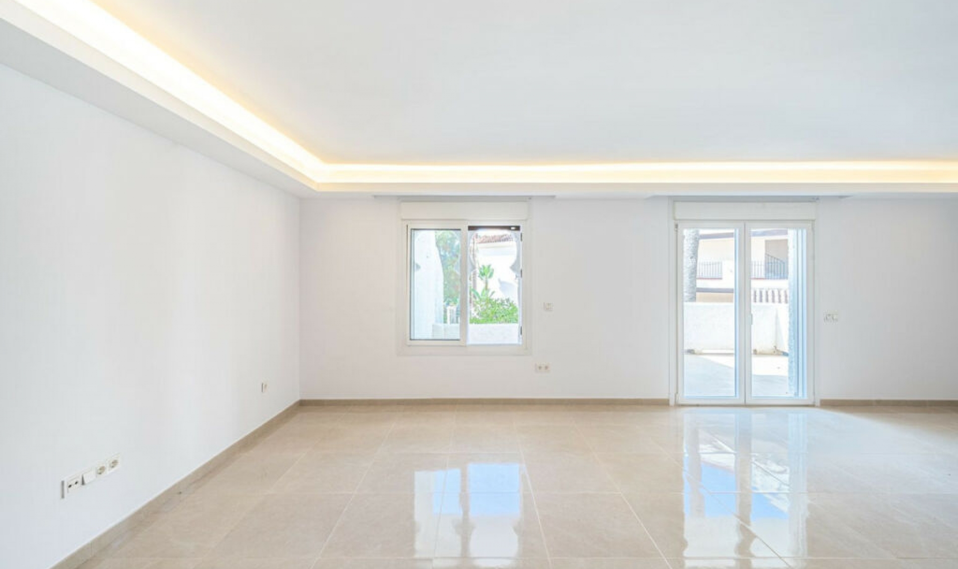 Resale - House -
Marbella