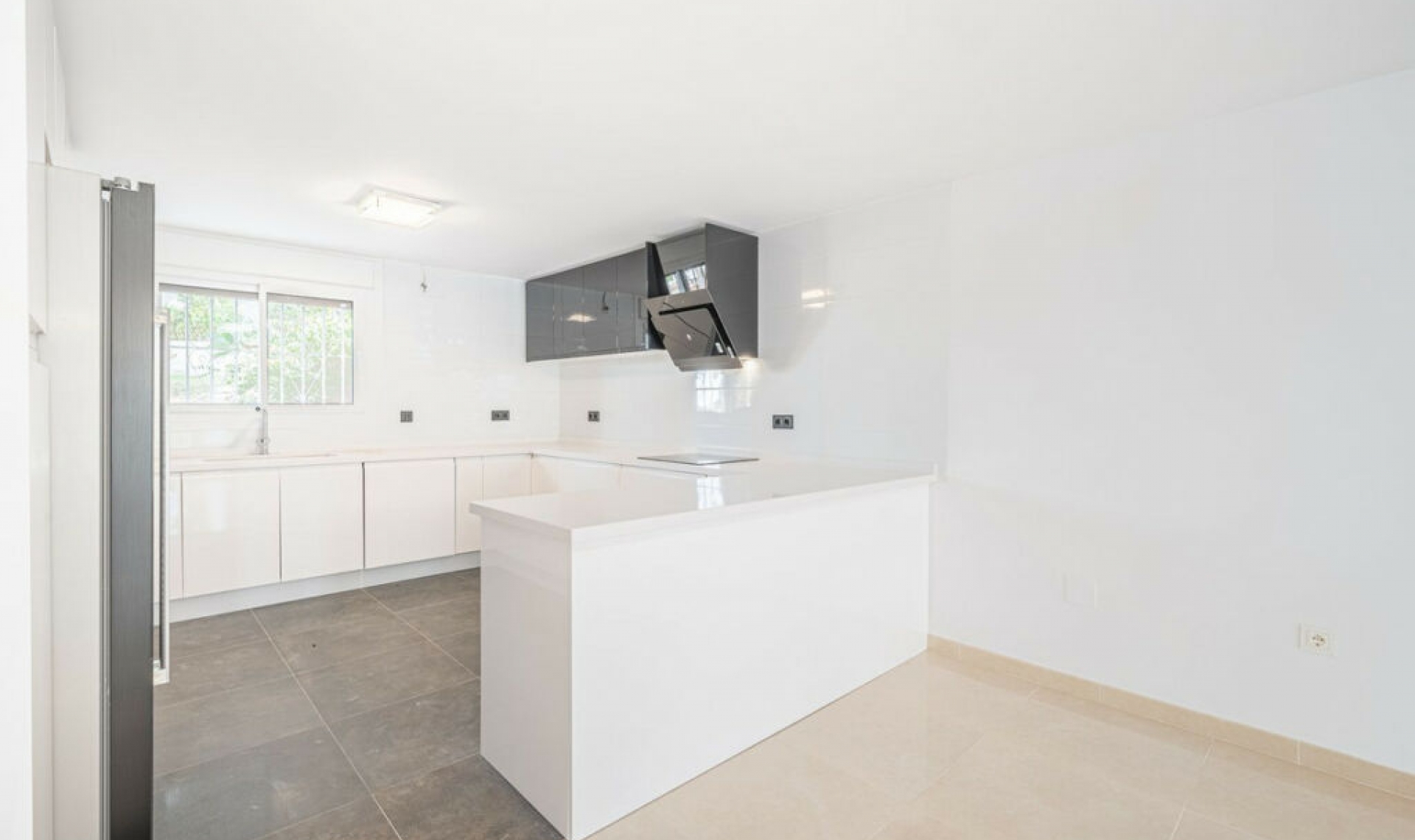 Resale - House -
Marbella