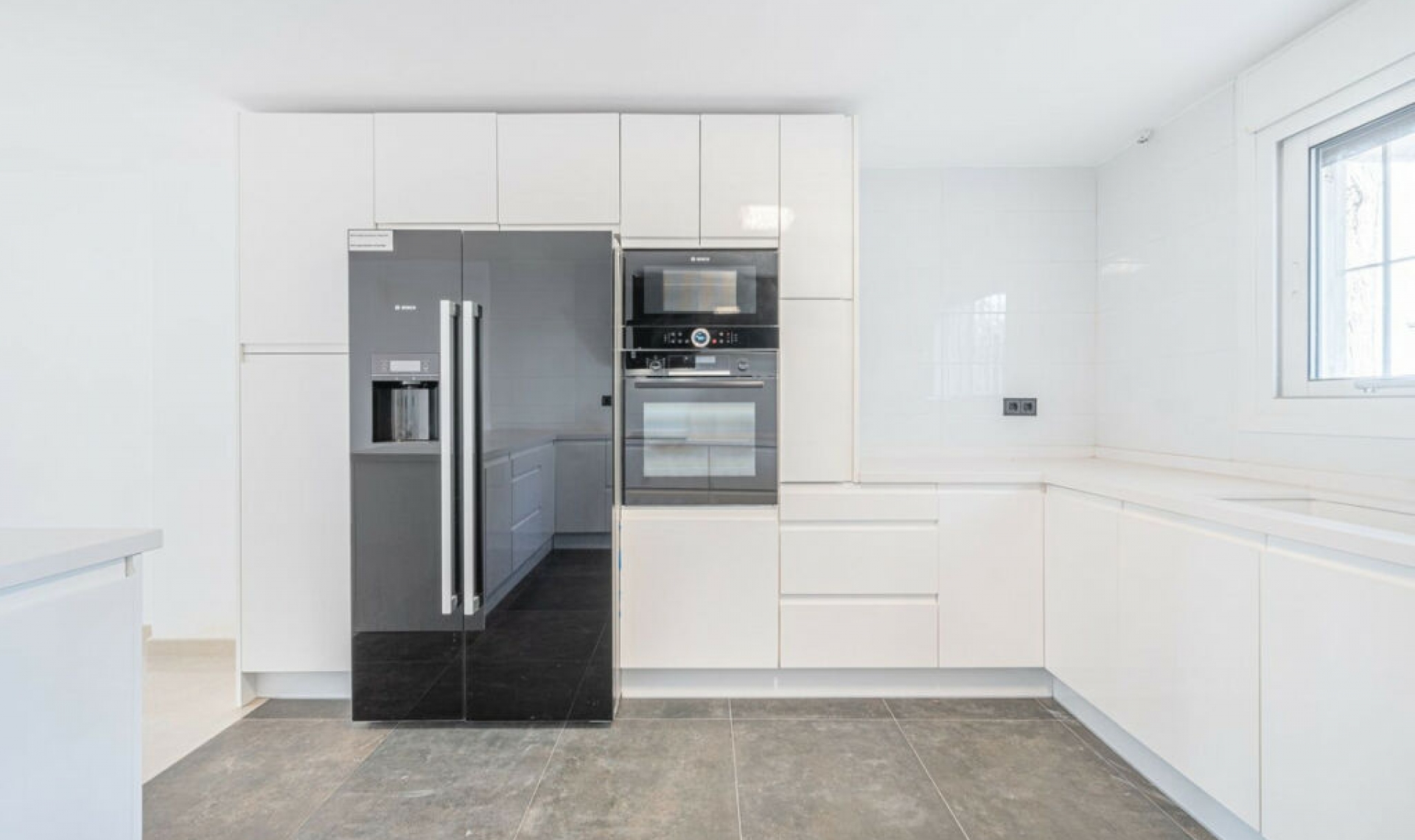 Resale - House -
Marbella