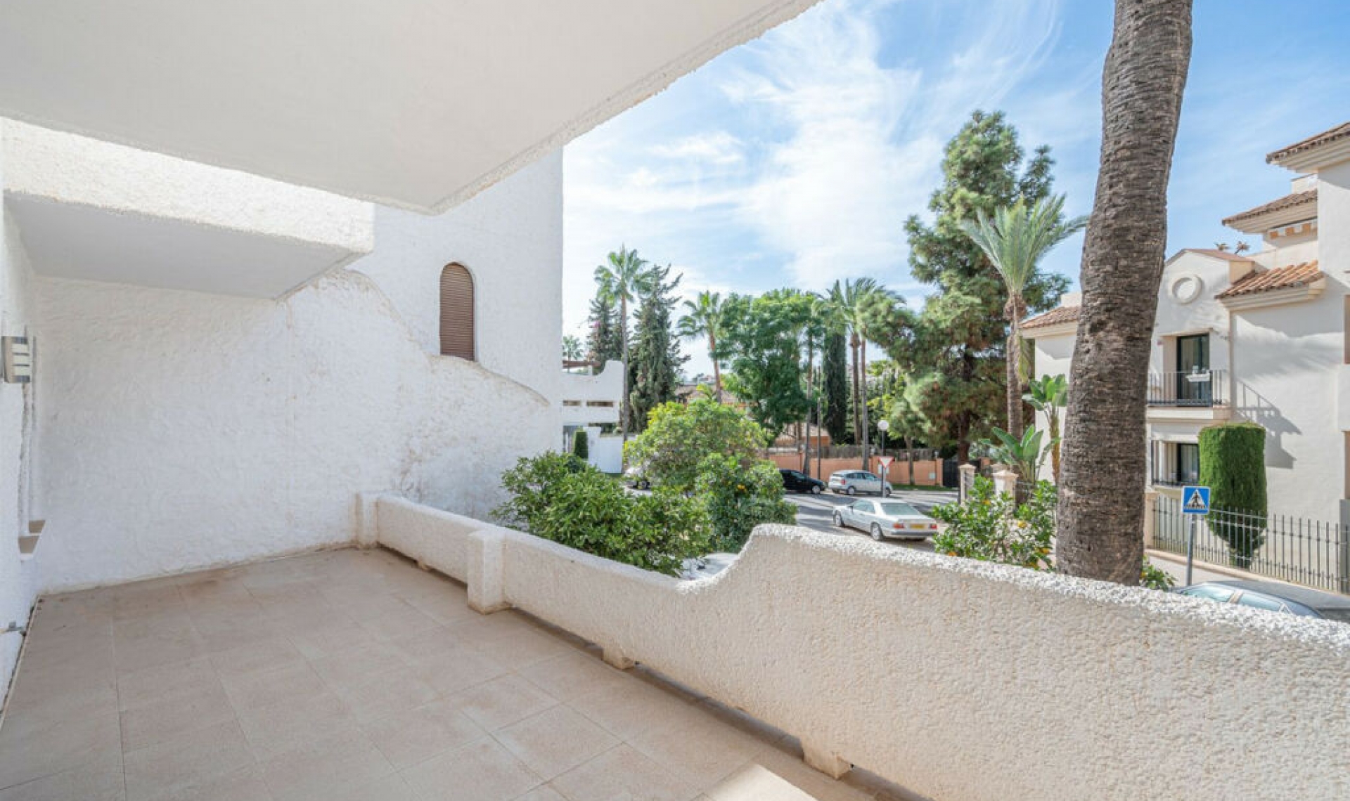 Resale - House -
Marbella