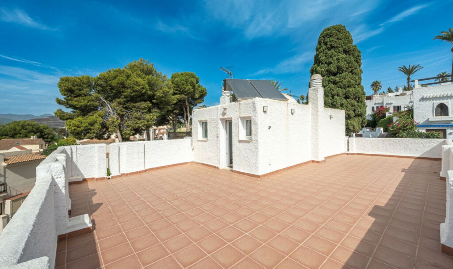 Resale - House -
Marbella