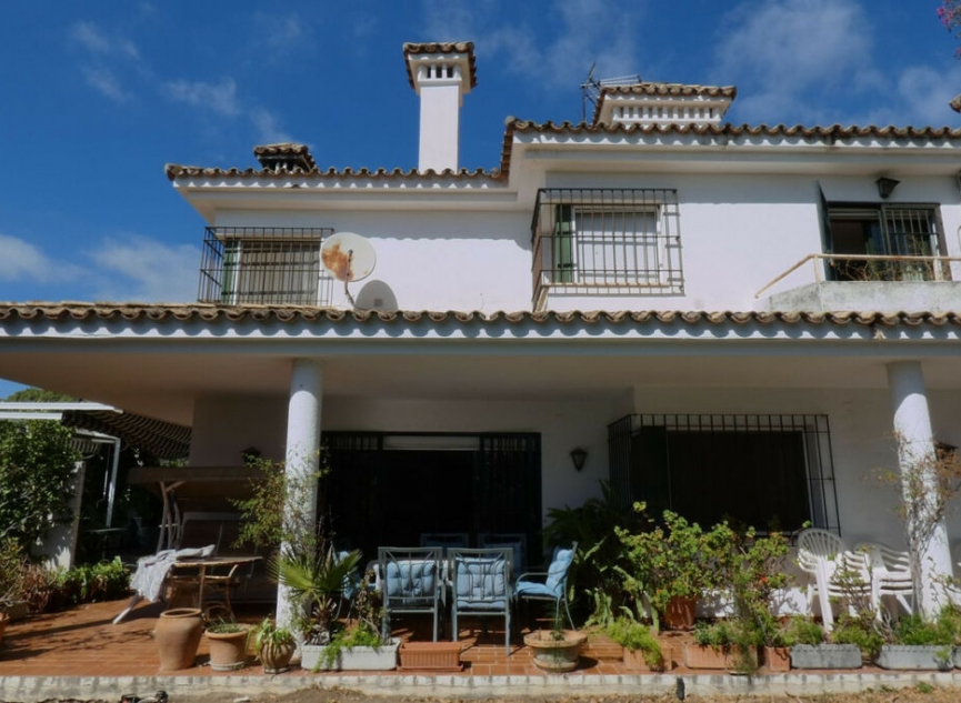 Resale - House -
Marbella