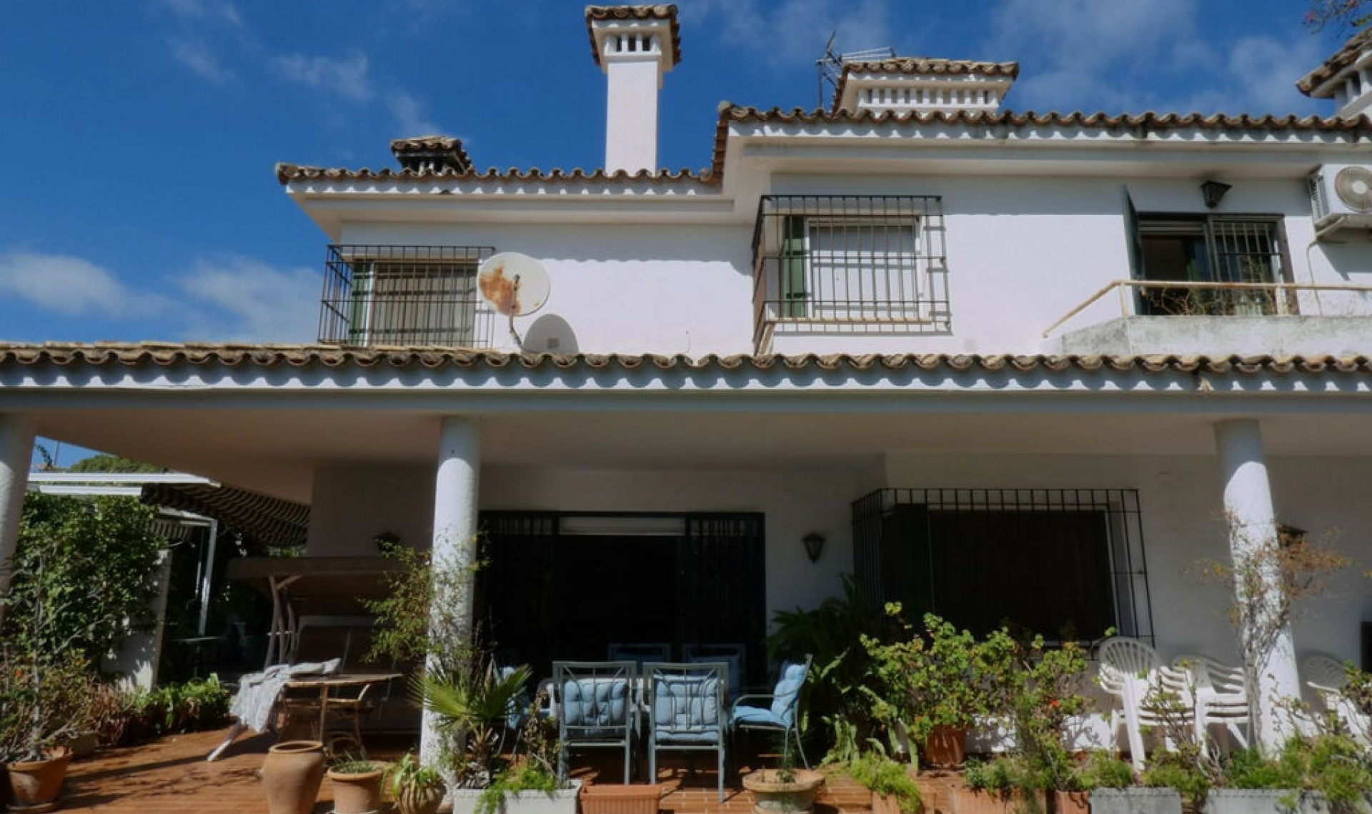 Resale - House -
Marbella