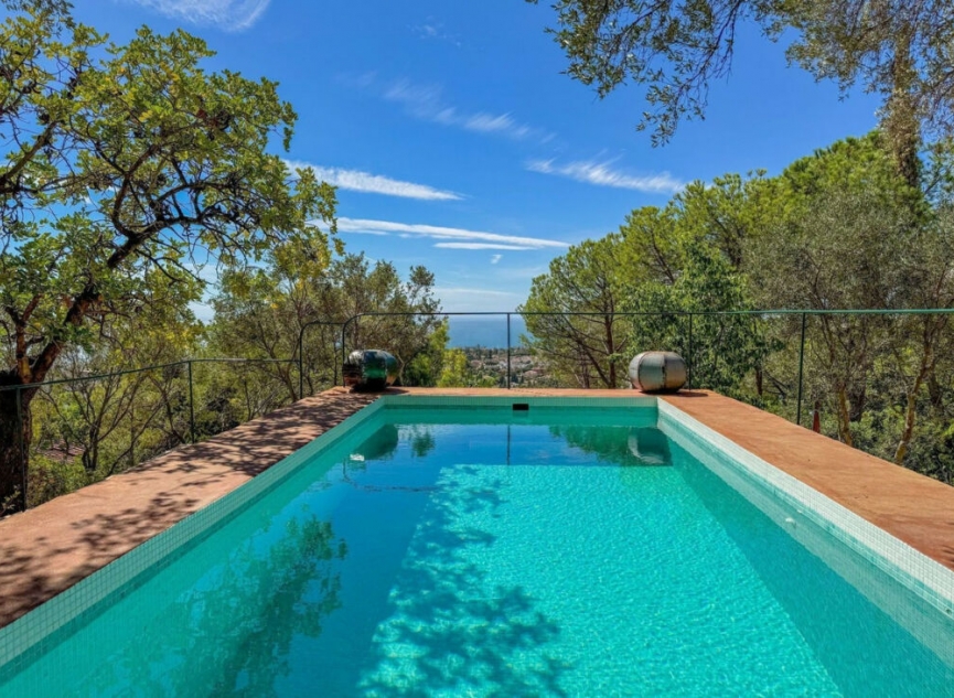 Resale - House -
Marbella